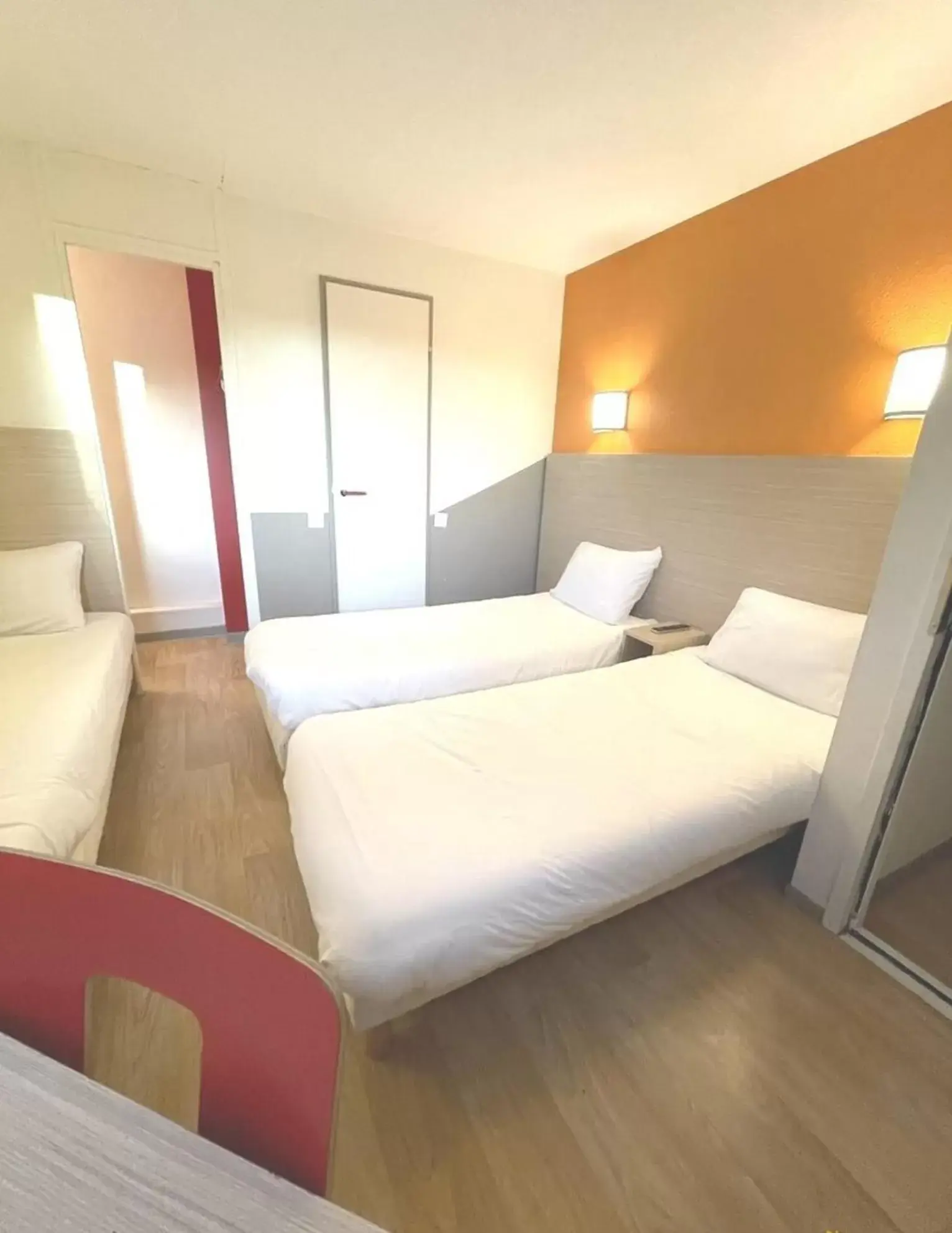 Bedroom, Bed in Première Classe Martigues