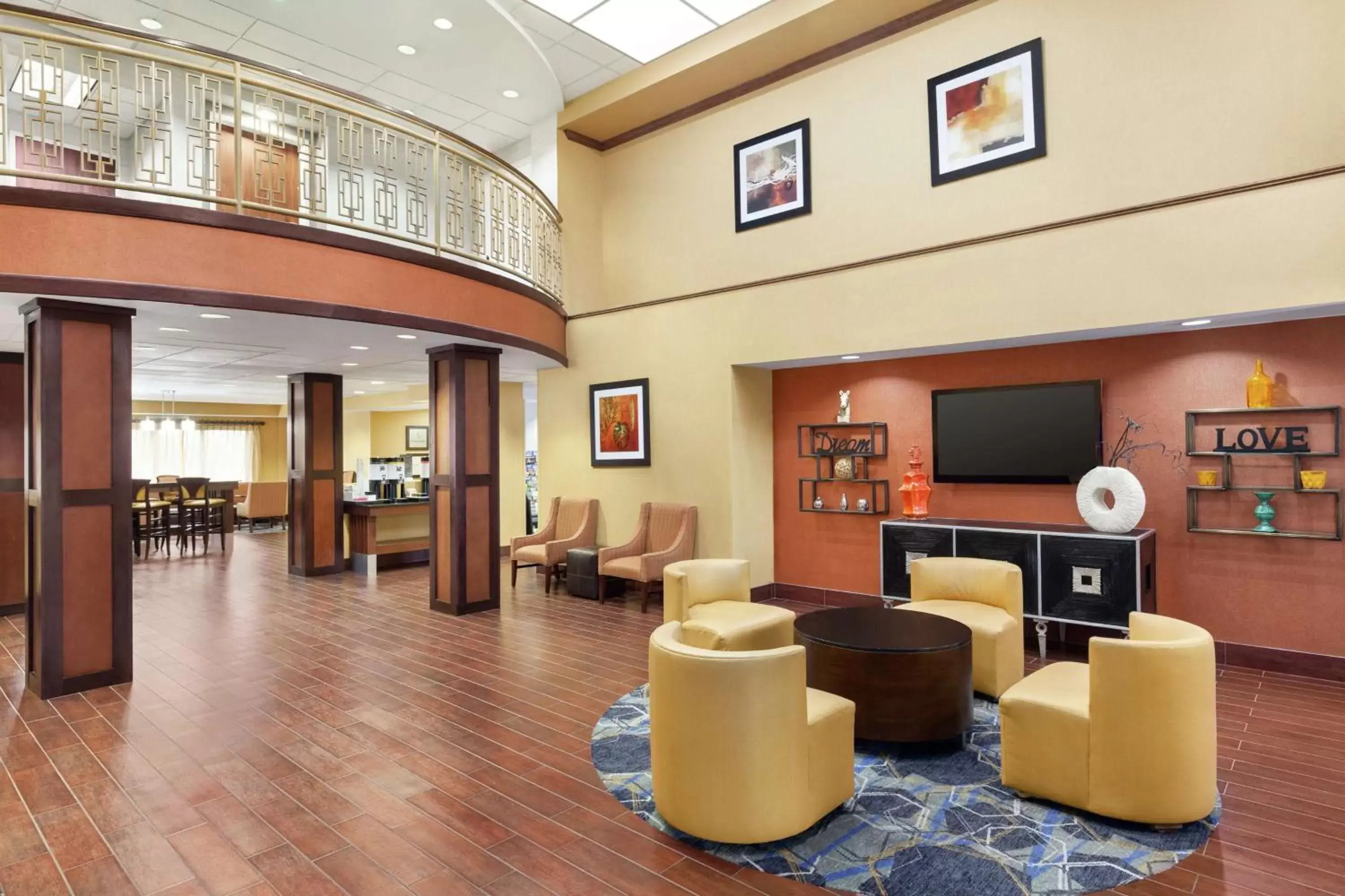 Lobby or reception, Lounge/Bar in Hampton by Hilton Oklahoma City I-40 East- Tinker AFB