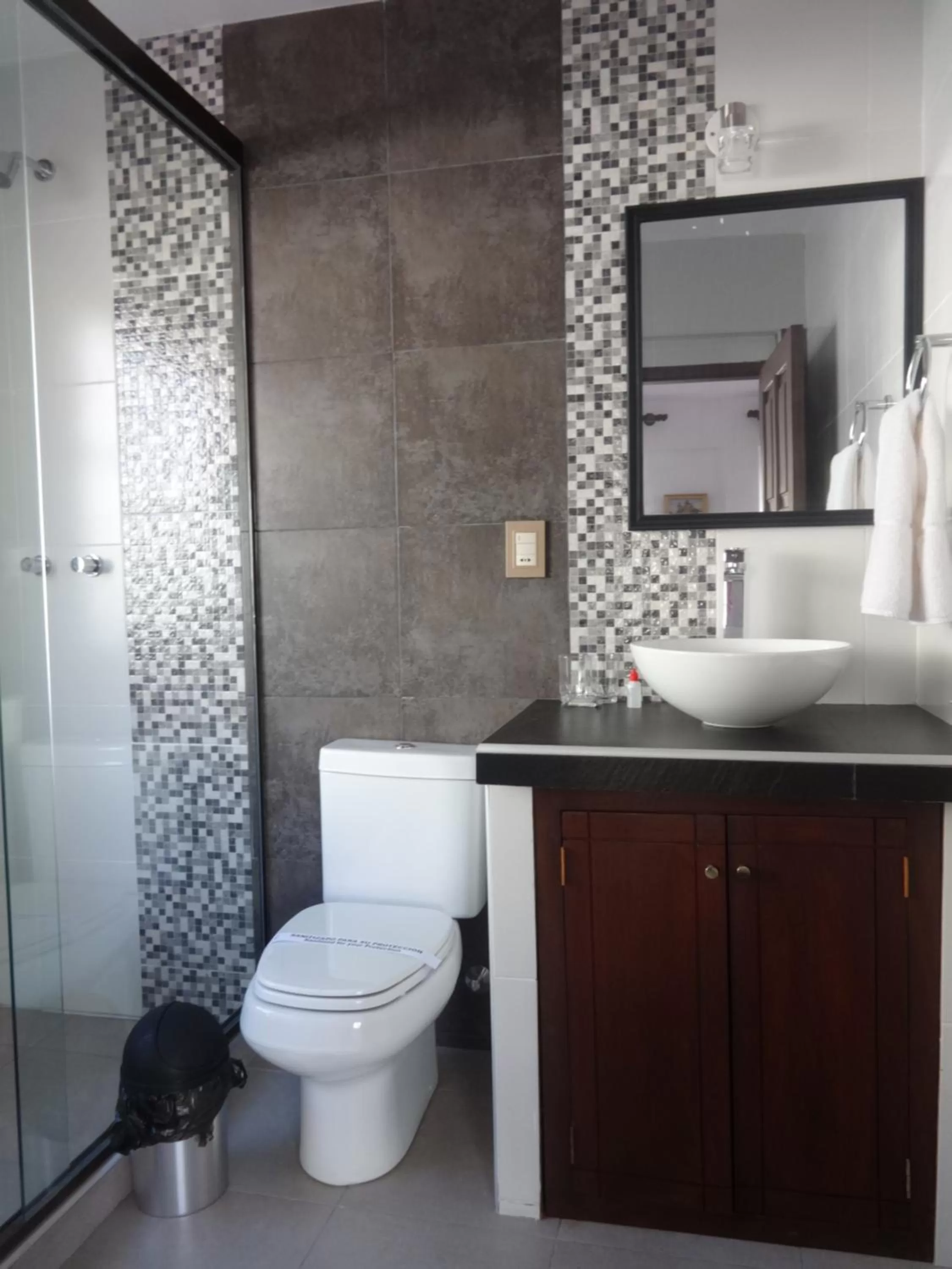 Bathroom in El Jardin De Su Merced B&B