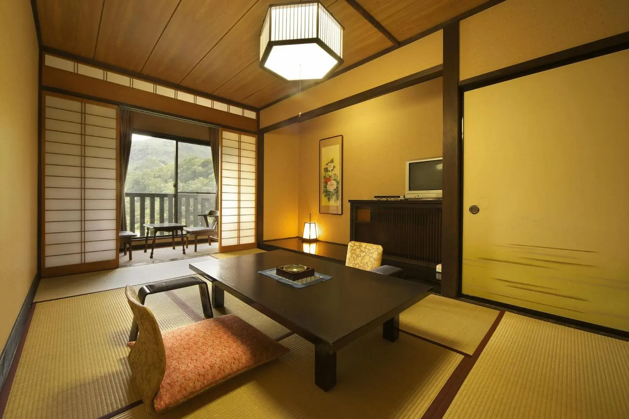 Photo of the whole room, Seating Area in Hodakaso Yamano Hotel
