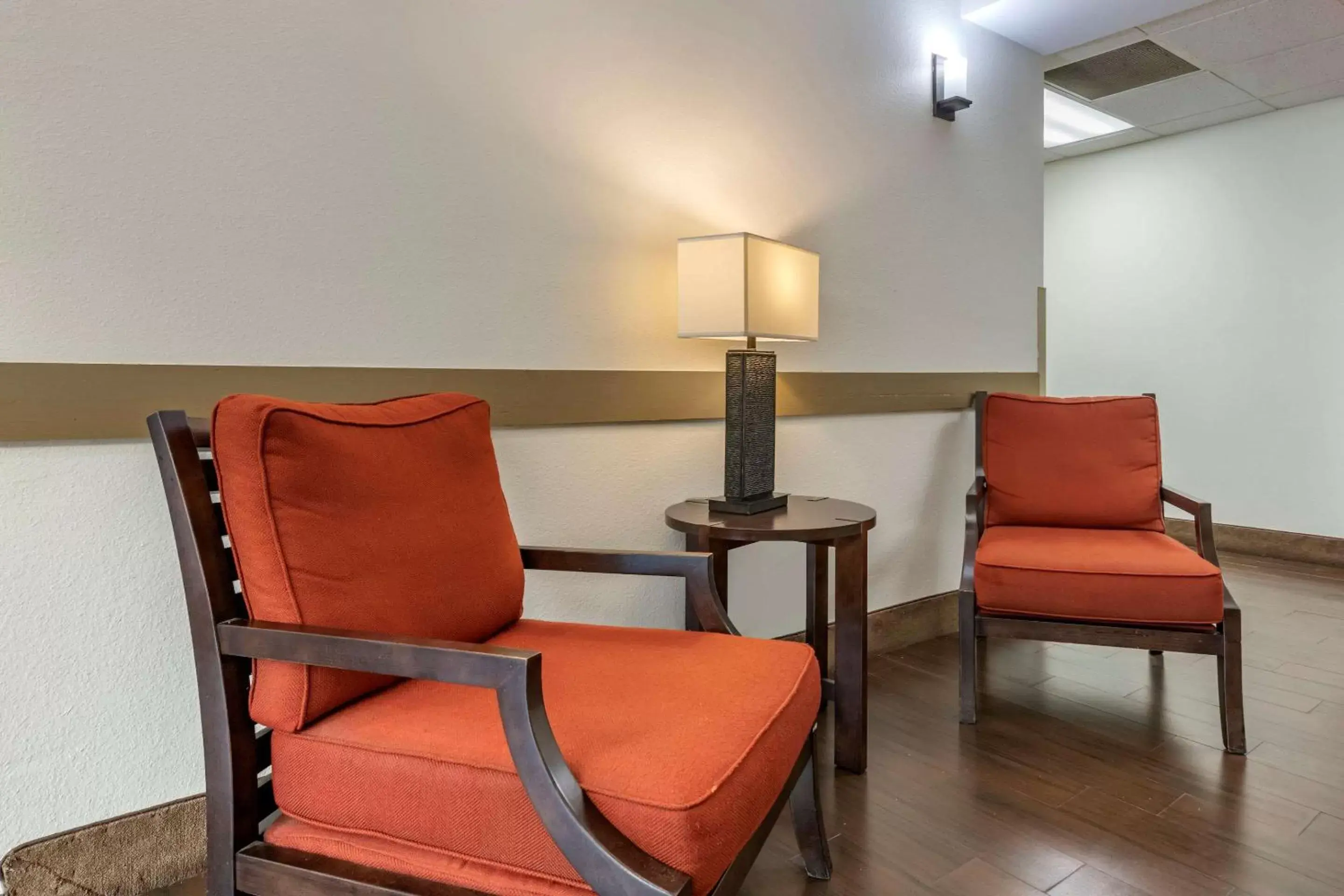 Lobby or reception, Seating Area in Comfort Inn & Suites DeLand - near University