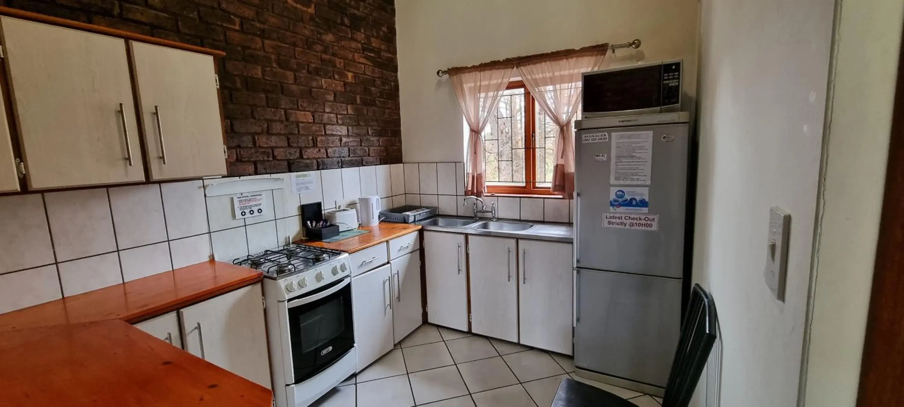 Kitchen/Kitchenette in Salt River Lodge