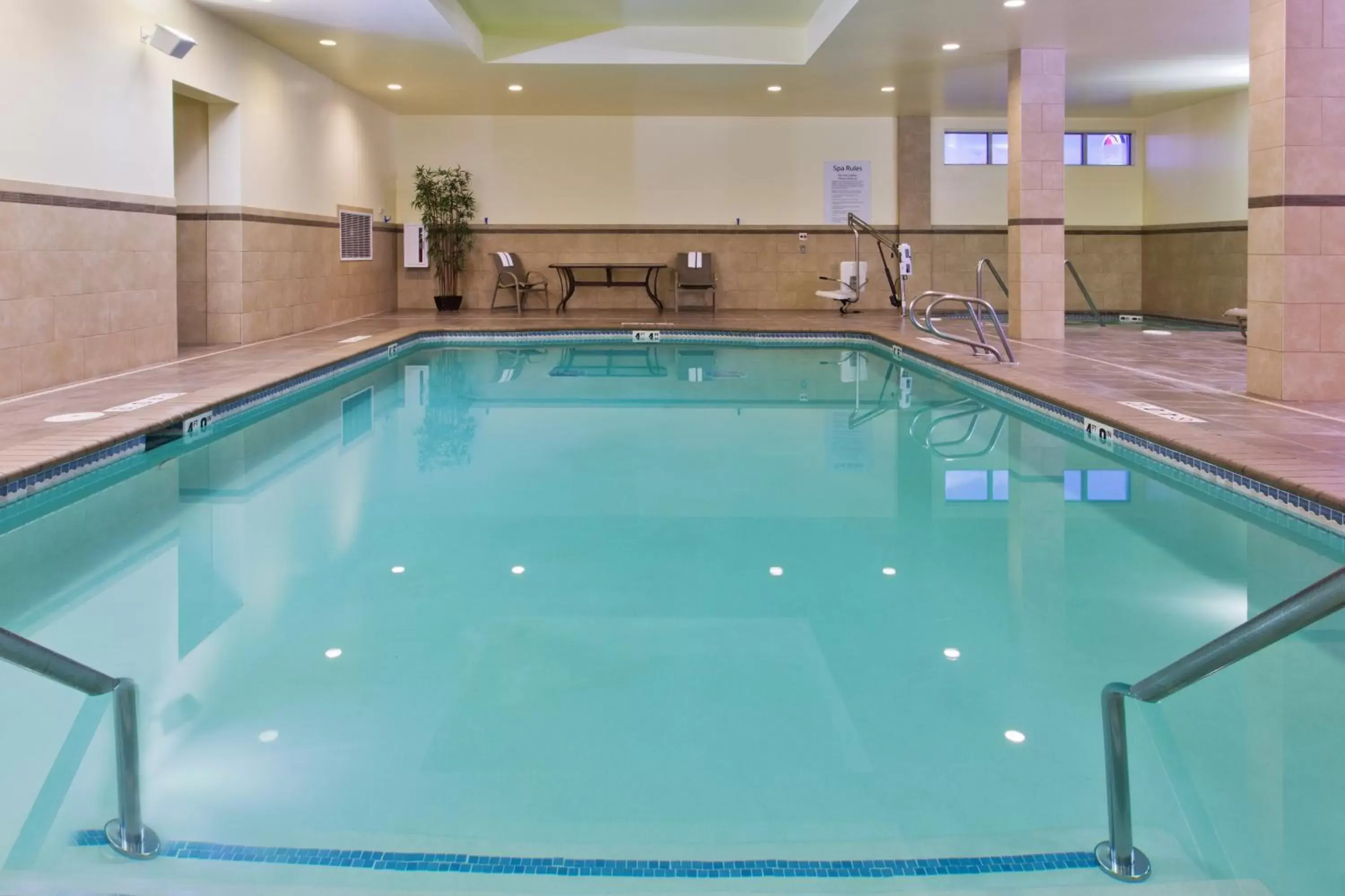 Swimming Pool in Holiday Inn Yakima, an IHG Hotel