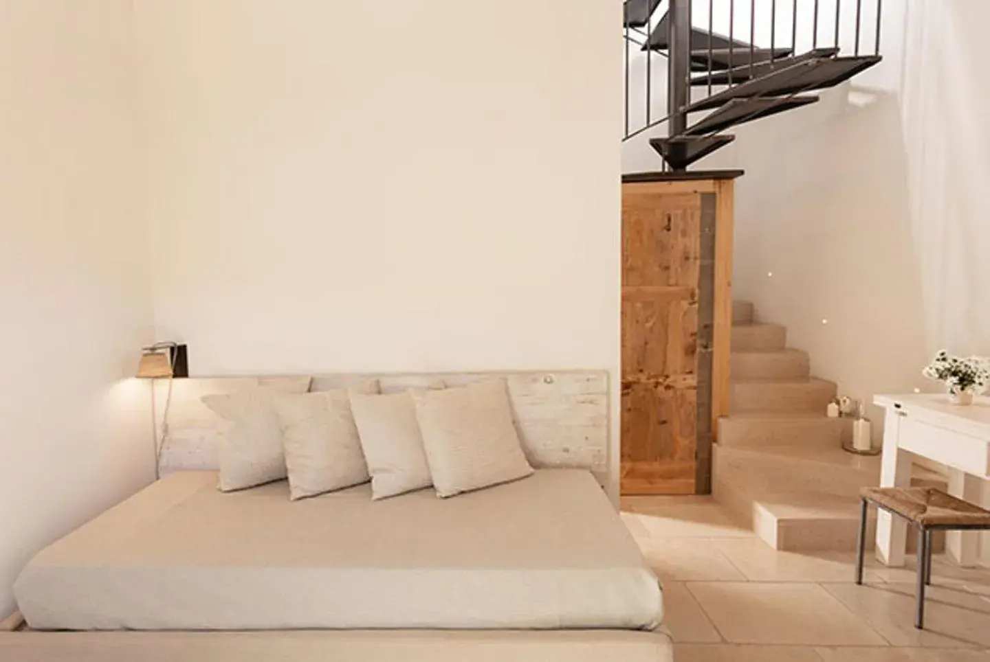 Living room, Bed in Masseria Mongio dell'Elefante