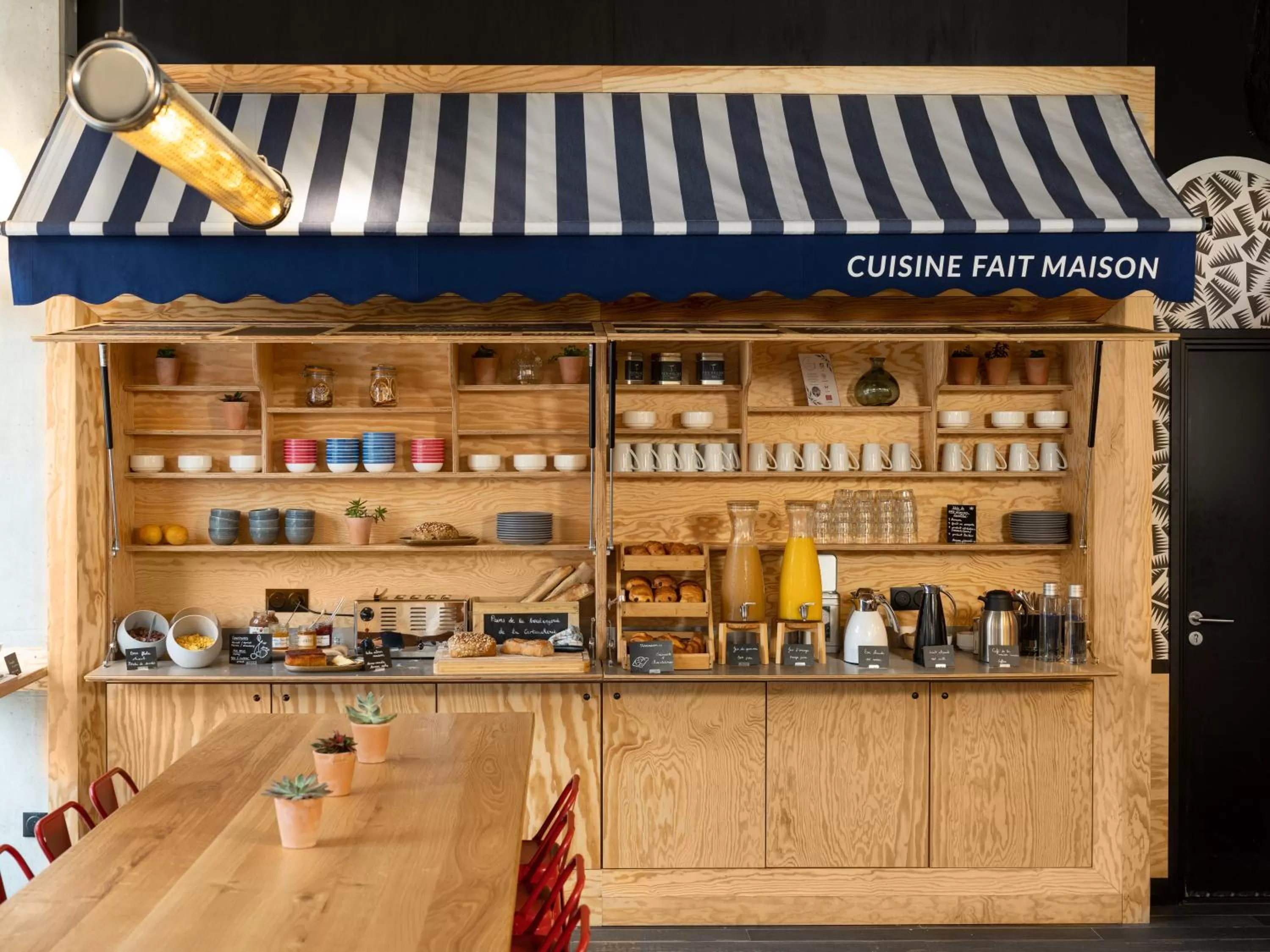 Food and drinks in Eklo Hotels Toulouse Cartoucherie Zénith