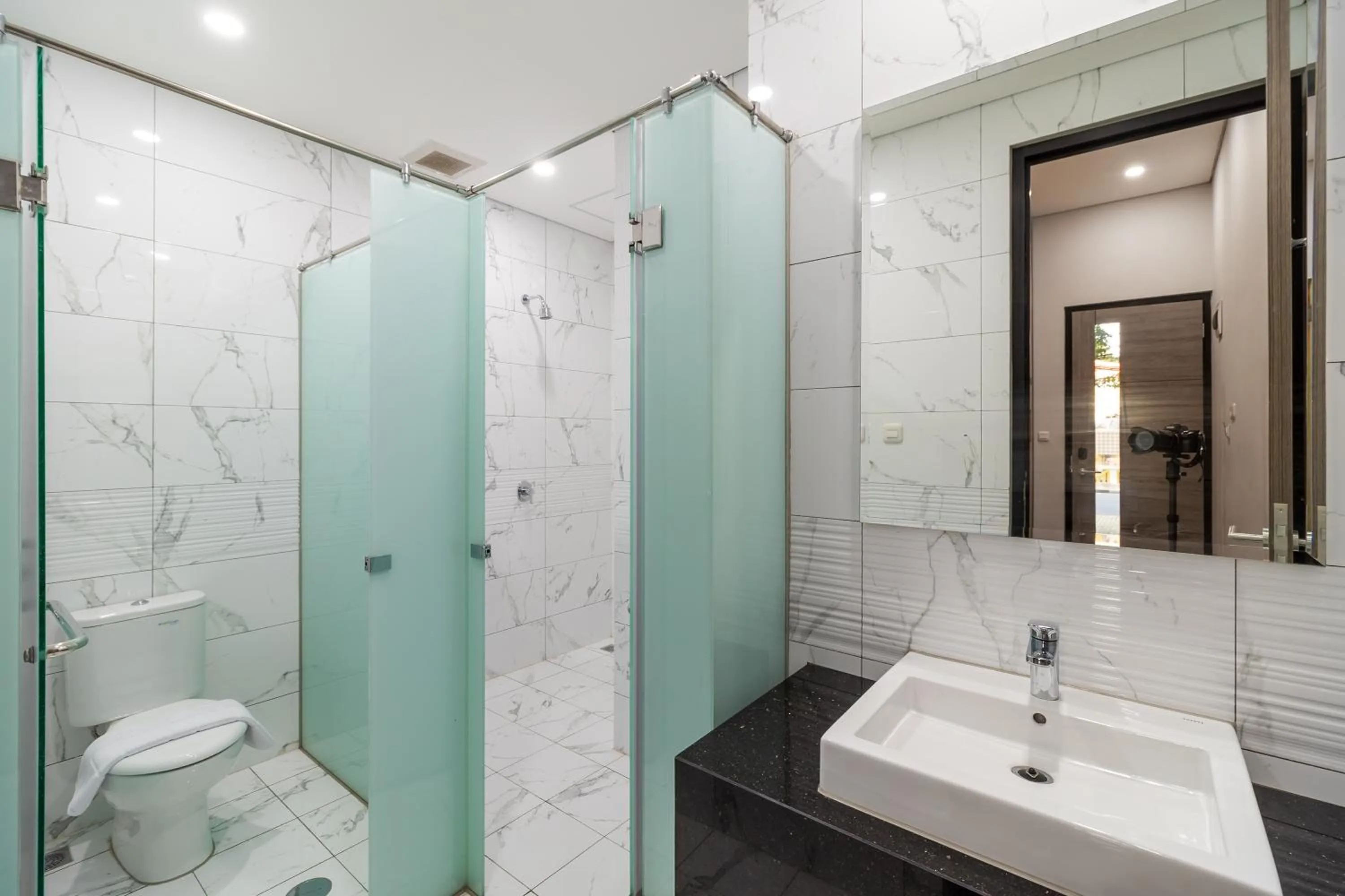 Bathroom in RedDoorz Plus near Senayan City