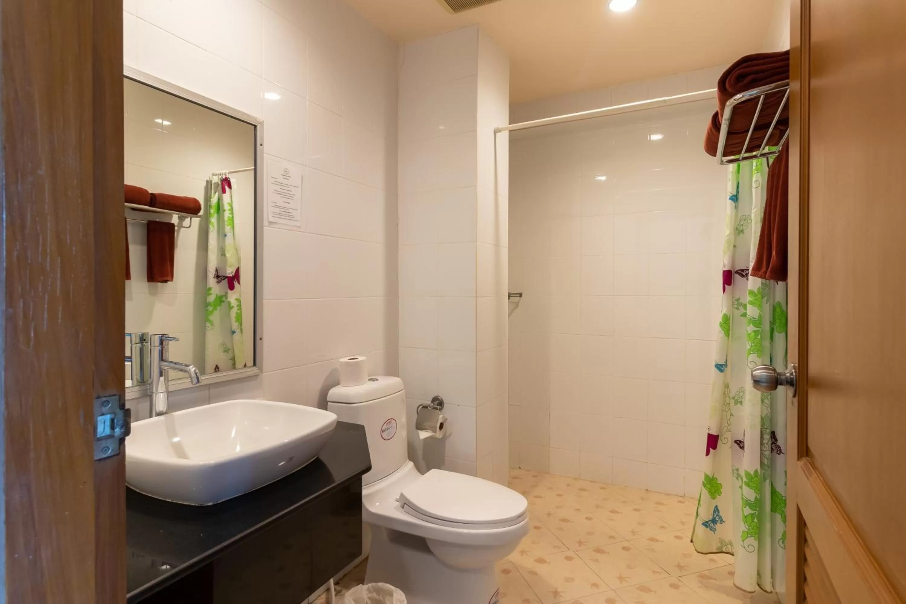 Bathroom in Thipurai Beach Hotel