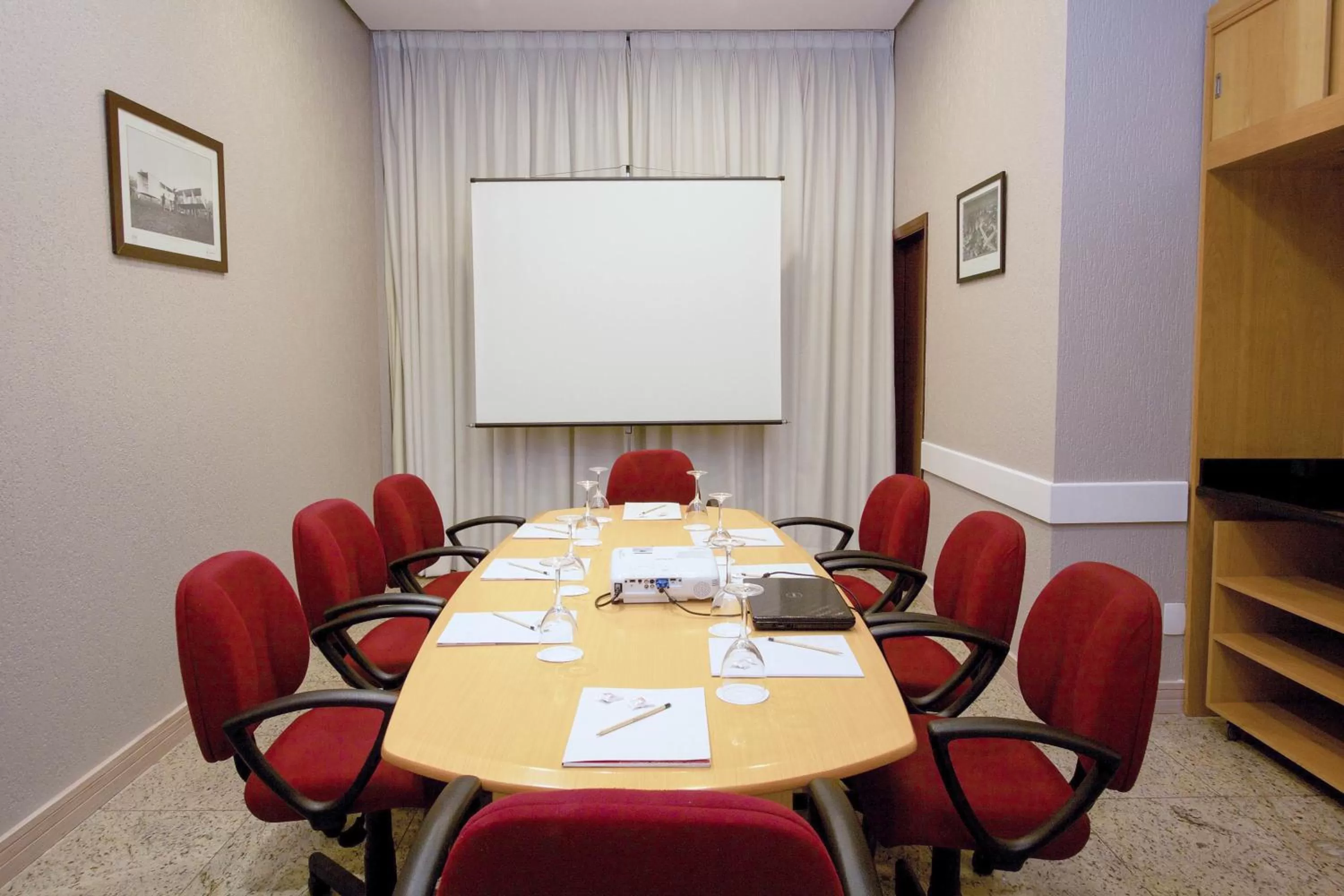 Business facilities in Bristol International Guarulhos