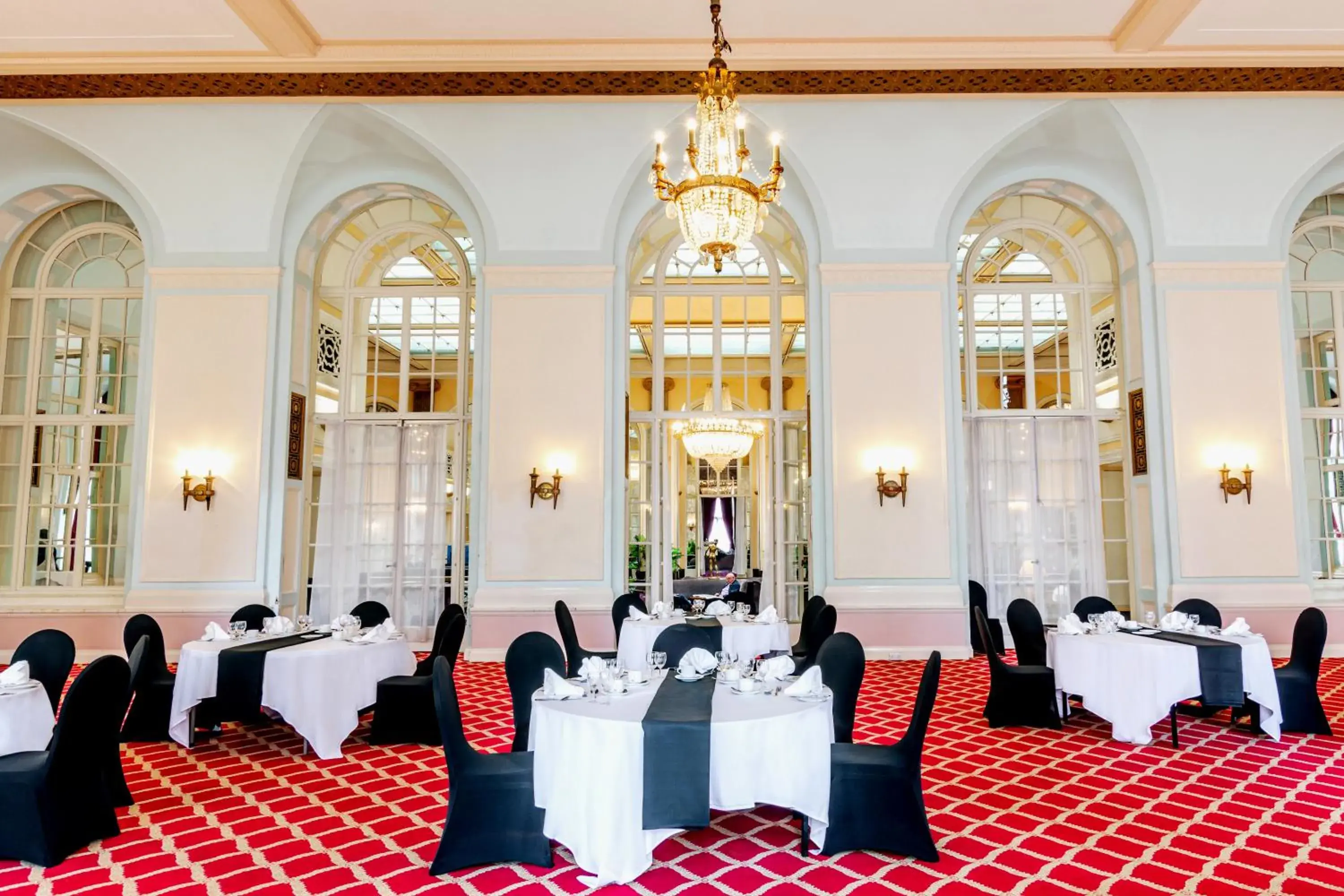 Business facilities, Restaurant/Places to Eat in Adelphi Hotel