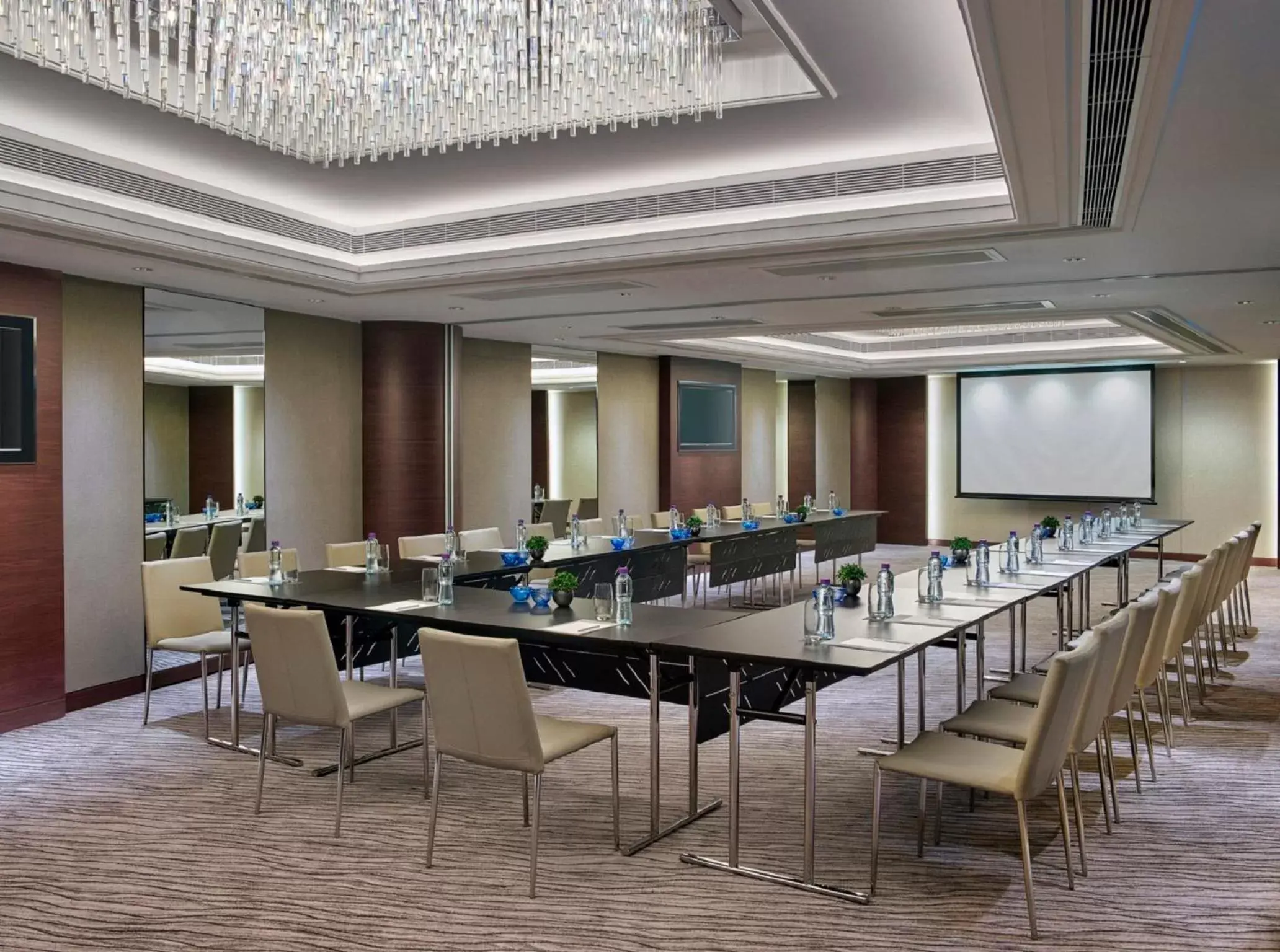 Meeting/conference room, Business Area/Conference Room in New World Millennium Hong Kong Hotel