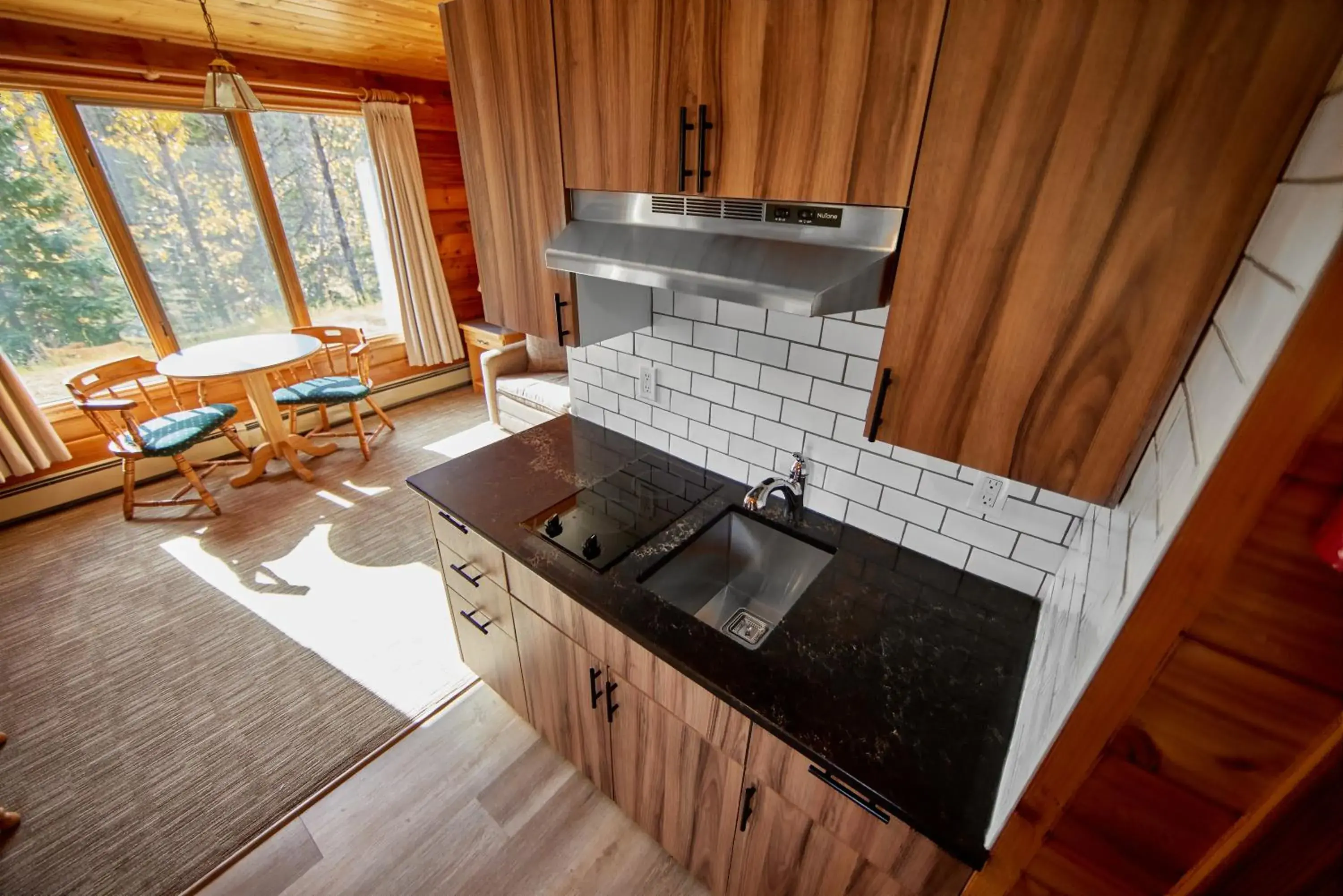 Kitchen/Kitchenette in Jasper House Bungalows