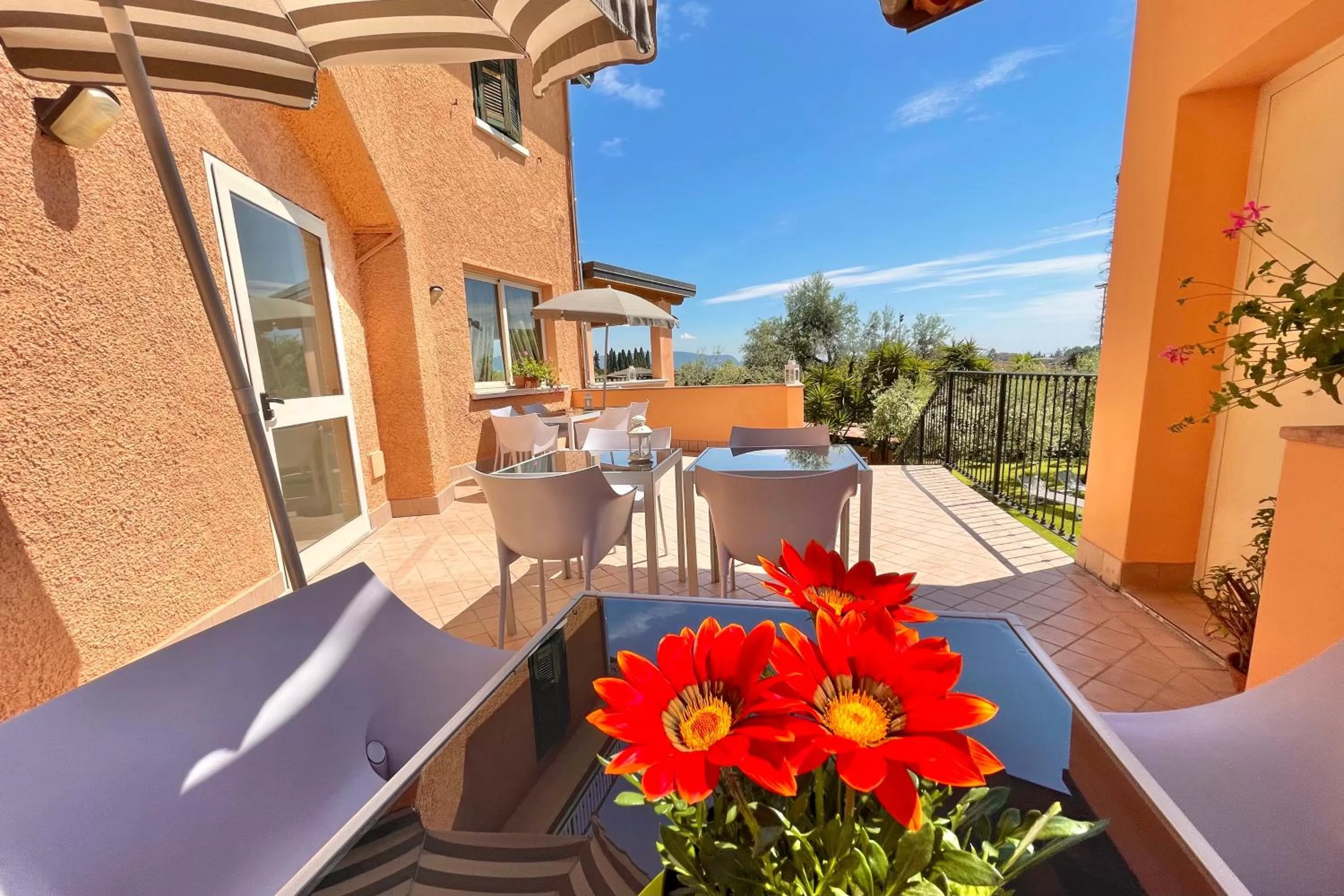 Balcony/Terrace in Albergo Vittoria