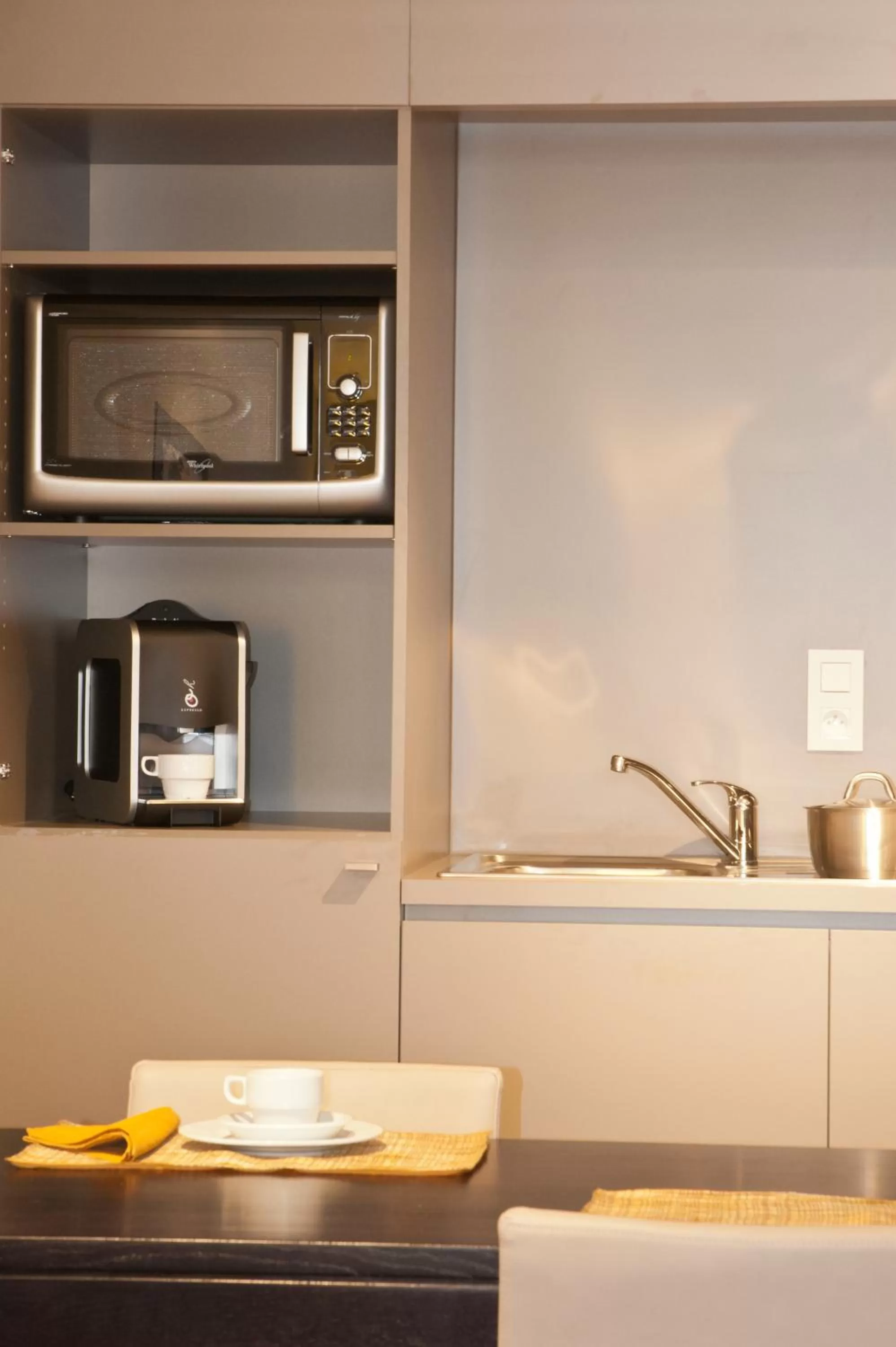 Coffee/tea facilities in Castelnou Aparthotel