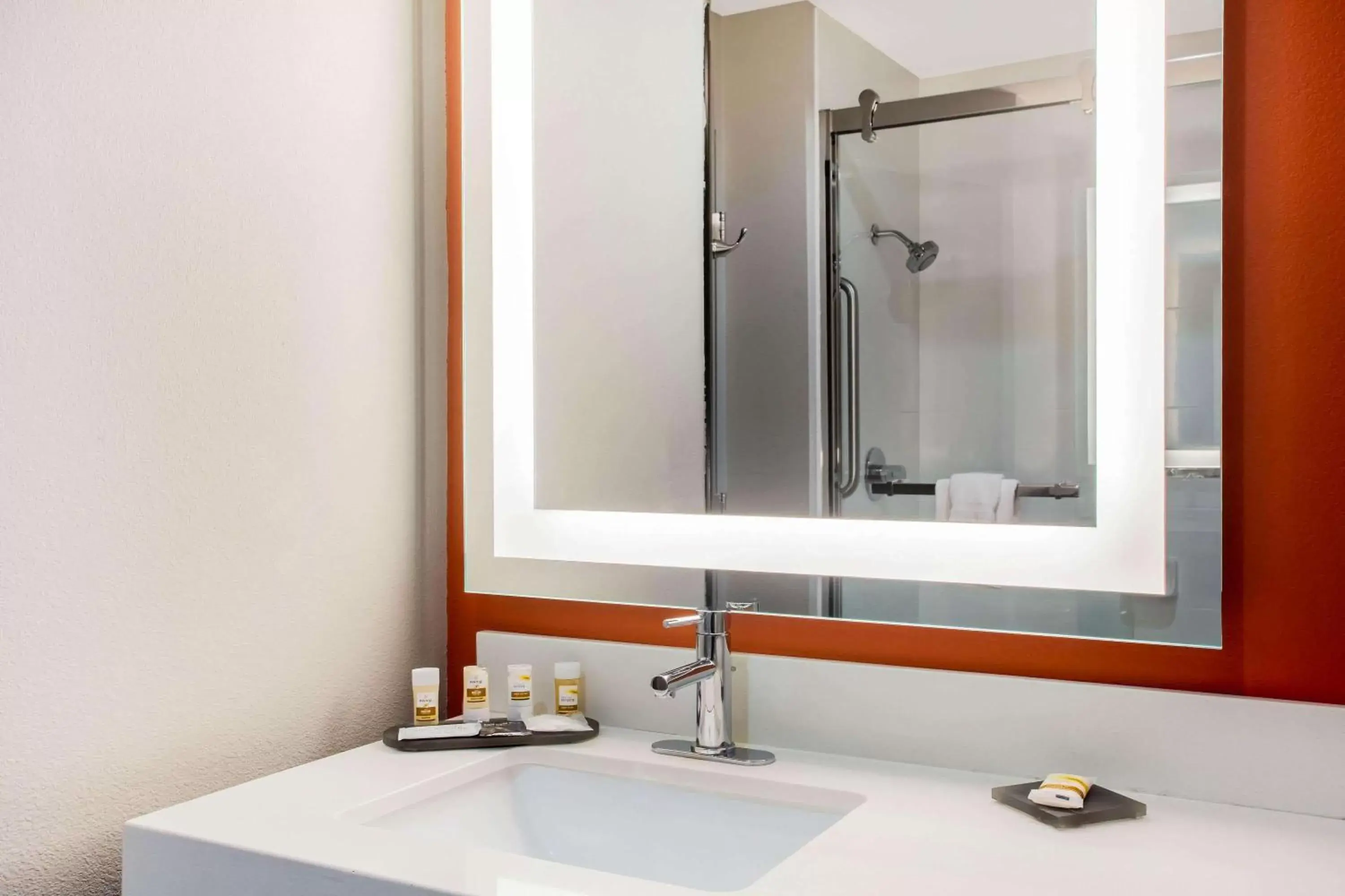 Bathroom in La Quinta by Wyndham Pittsburg