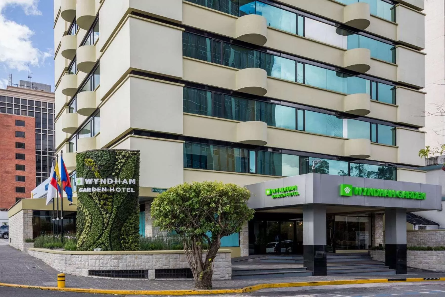 Property building in Wyndham Garden Quito