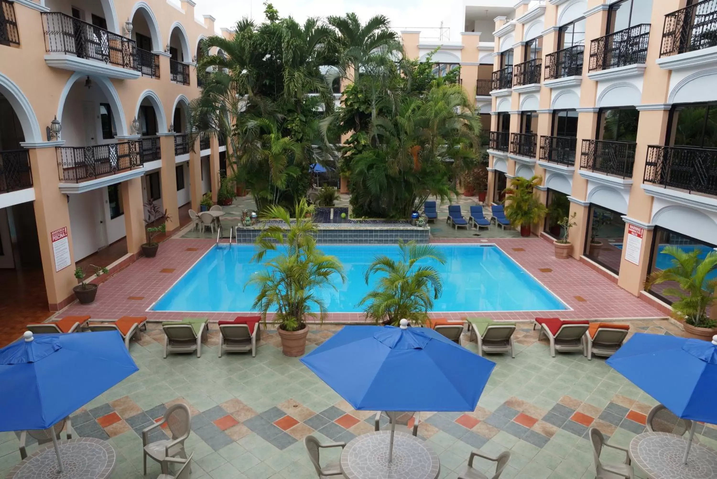 Swimming pool, Pool View in Hotel Doralba Inn