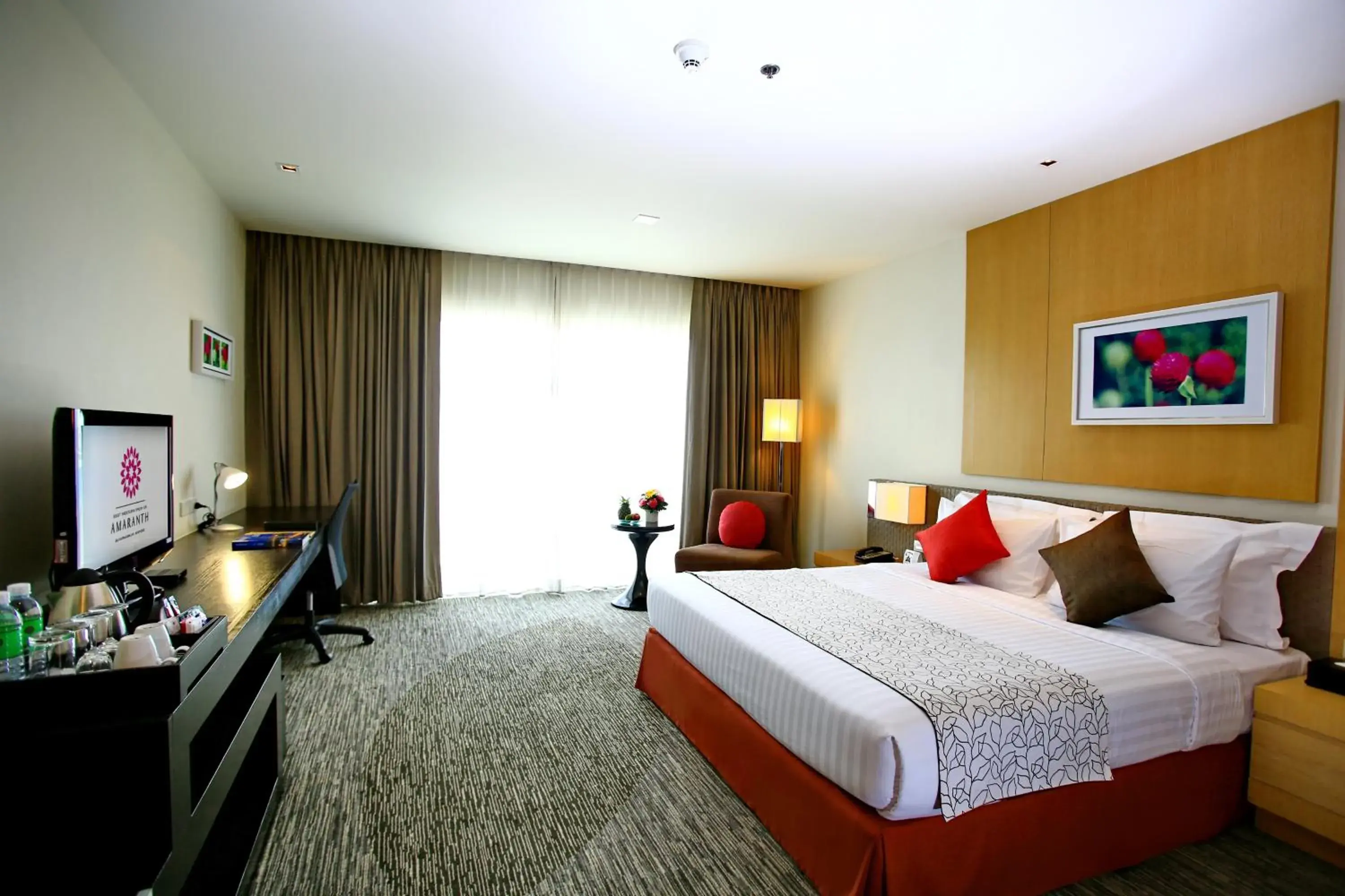 Photo of the whole room, Room Photo in Amaranth Suvarnabhumi Hotel