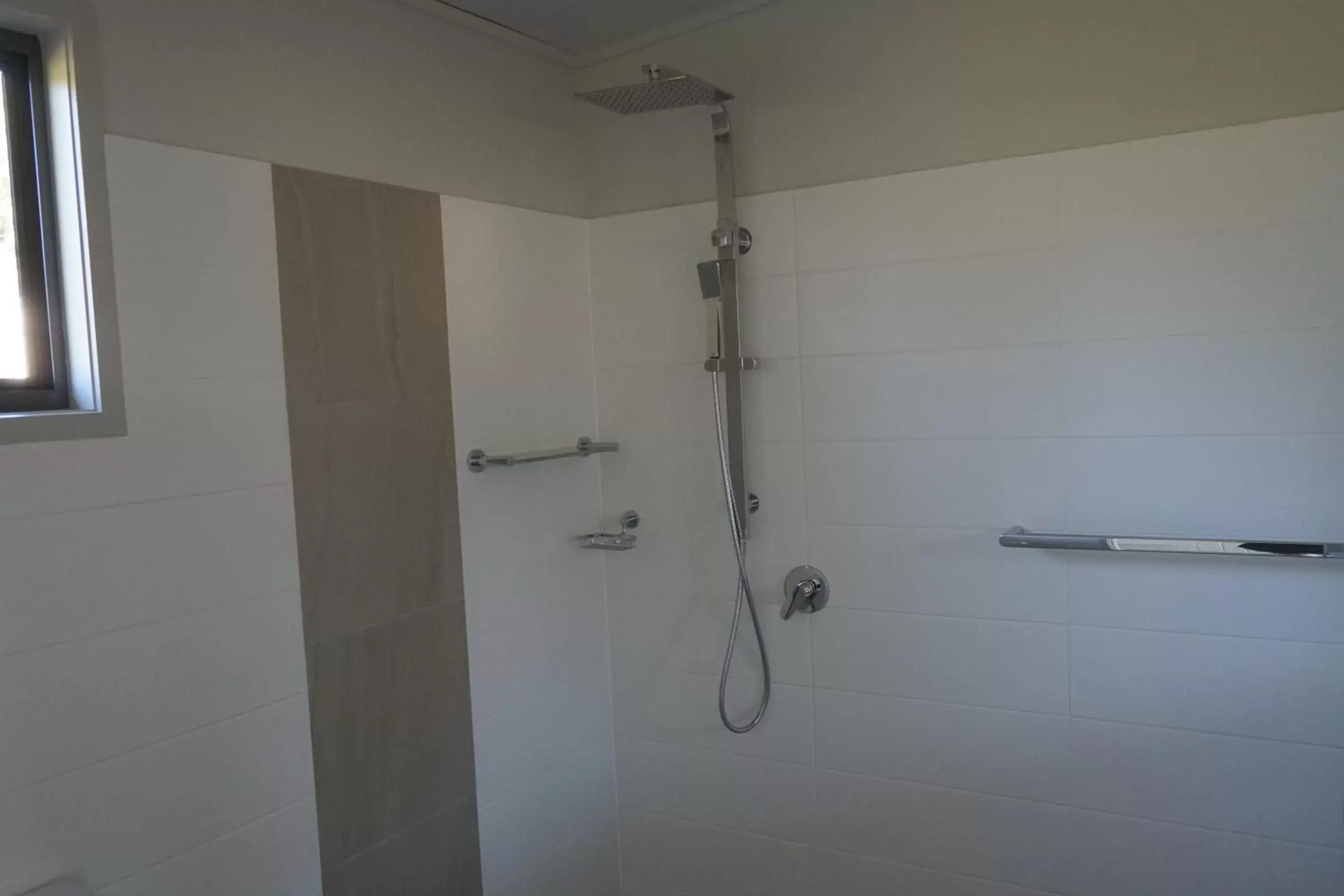 Shower, Bathroom in Narangba Motel (formerly Brisbane North B&B and Winery)