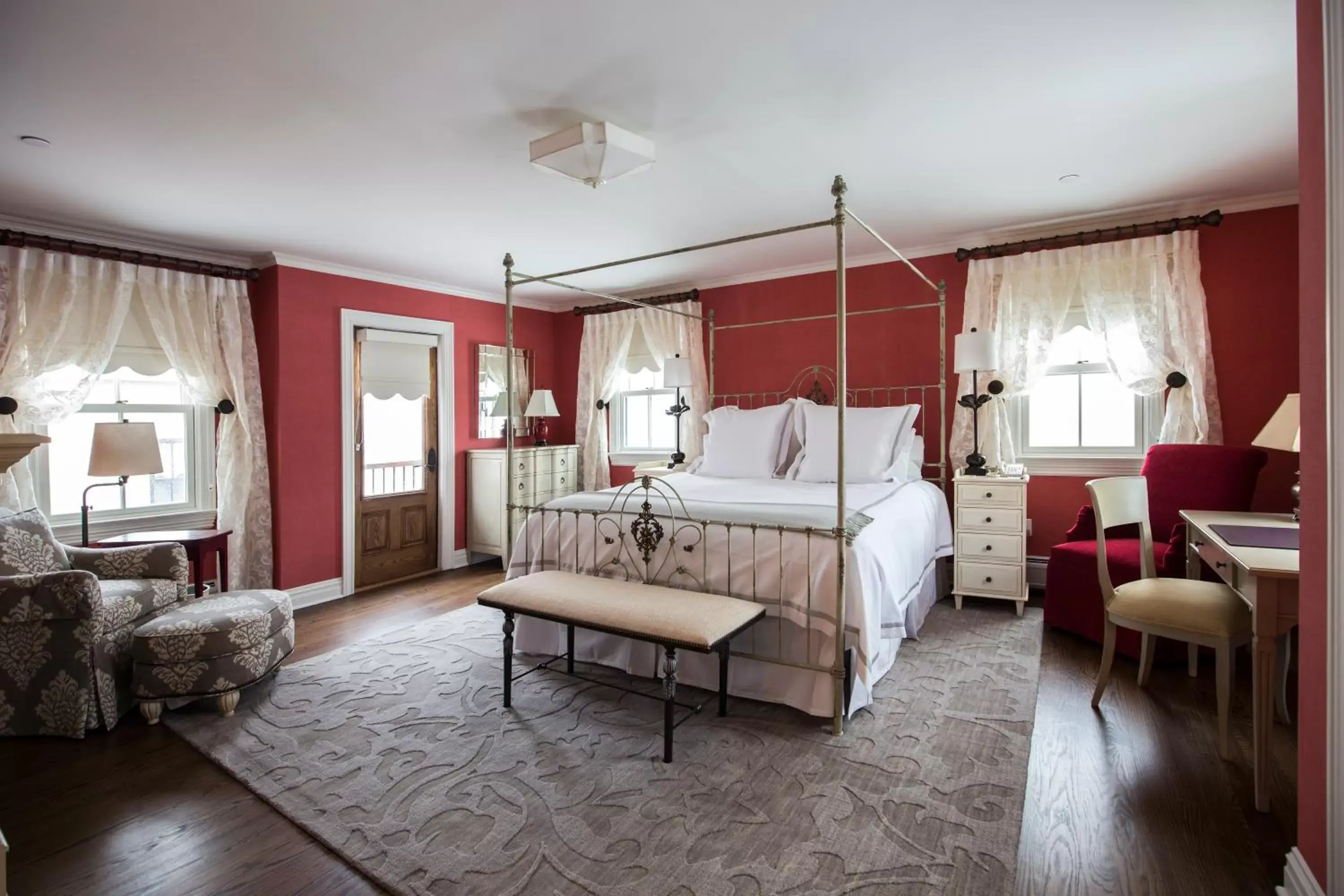 Bedroom, Seating Area in Saybrook Point Resort & Marina