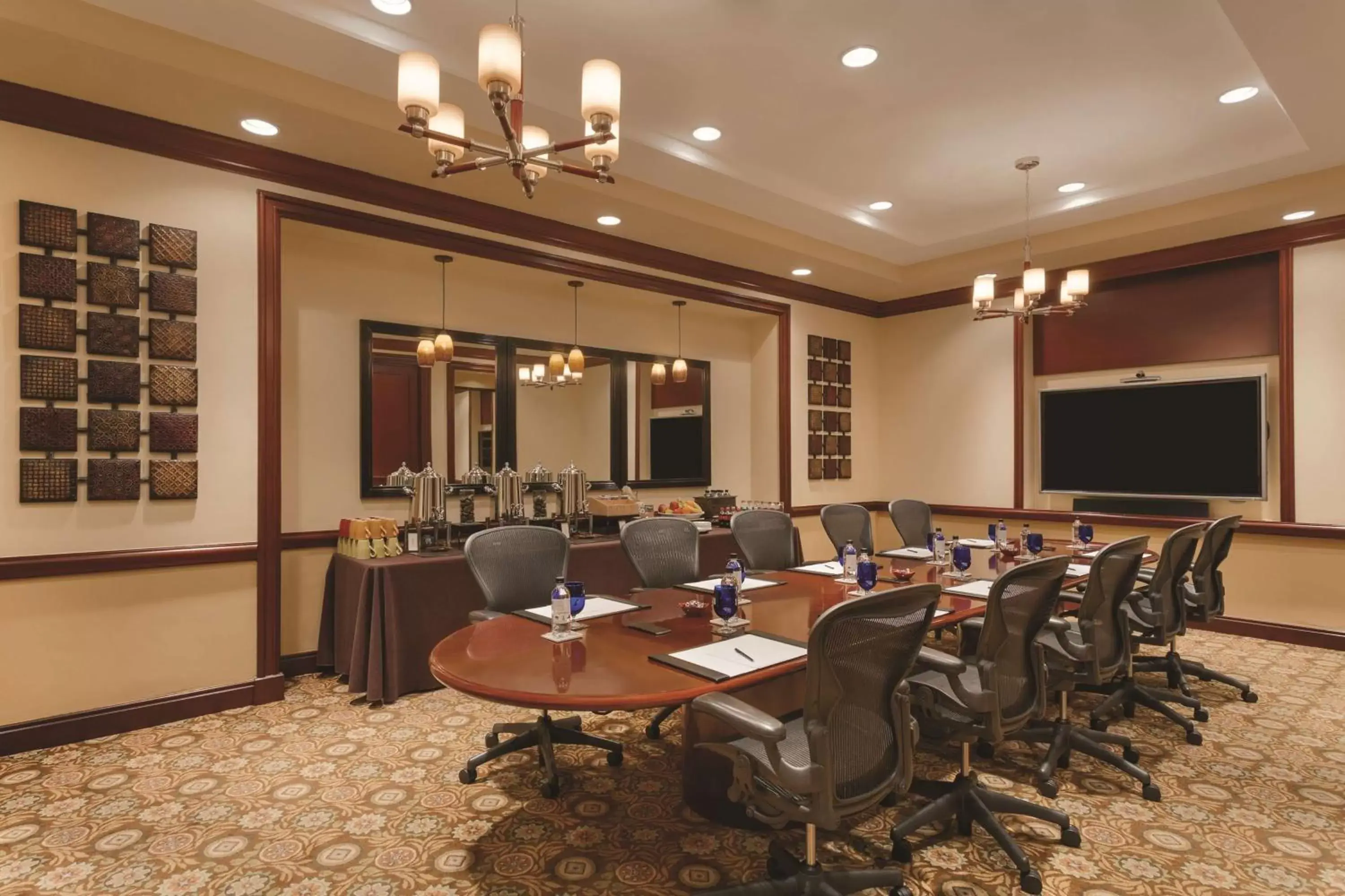 Meeting/conference room in The Waterfront Beach Resort, A Hilton Hotel