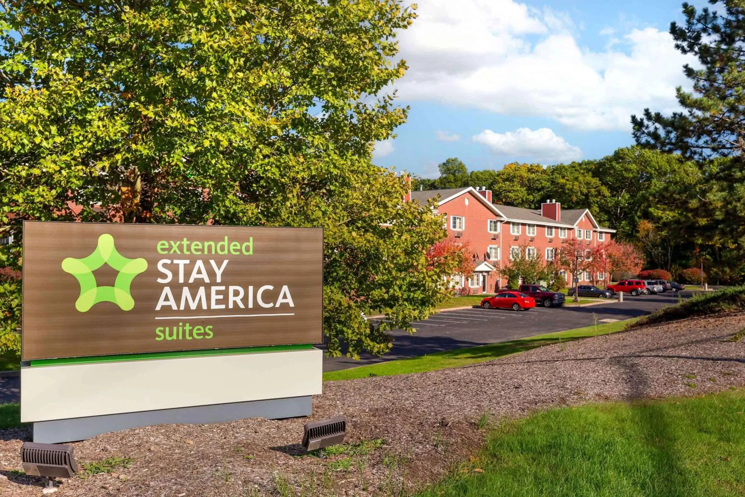Property Building in Extended Stay America Suites - Hartford - Farmington