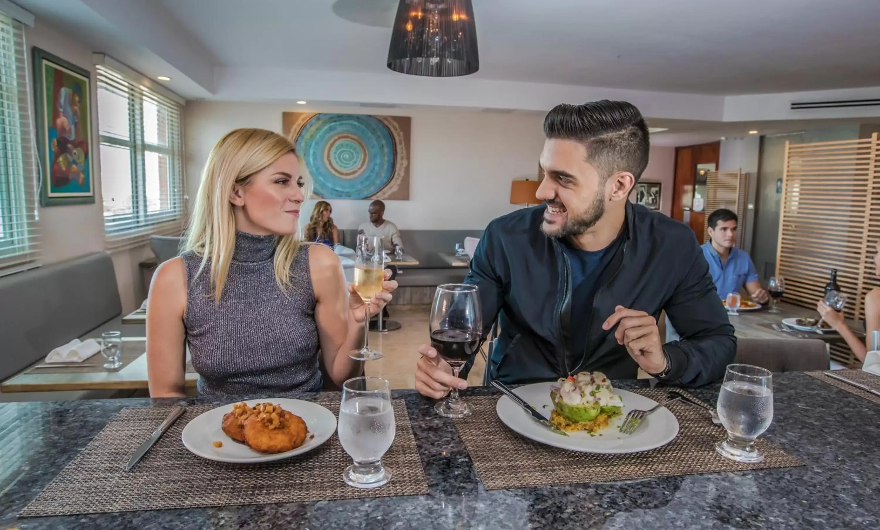 Restaurant/places to eat in Ciqala Suites Hotel - San Juan Restaurant/places to eat in Ciqala Suites Hotel - San Juan