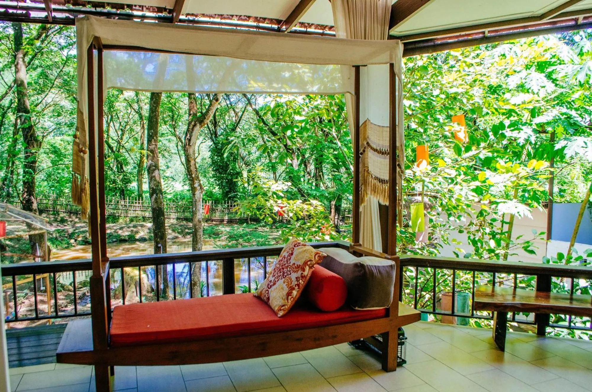 Seating area in E-Outfitting Doikham Resort