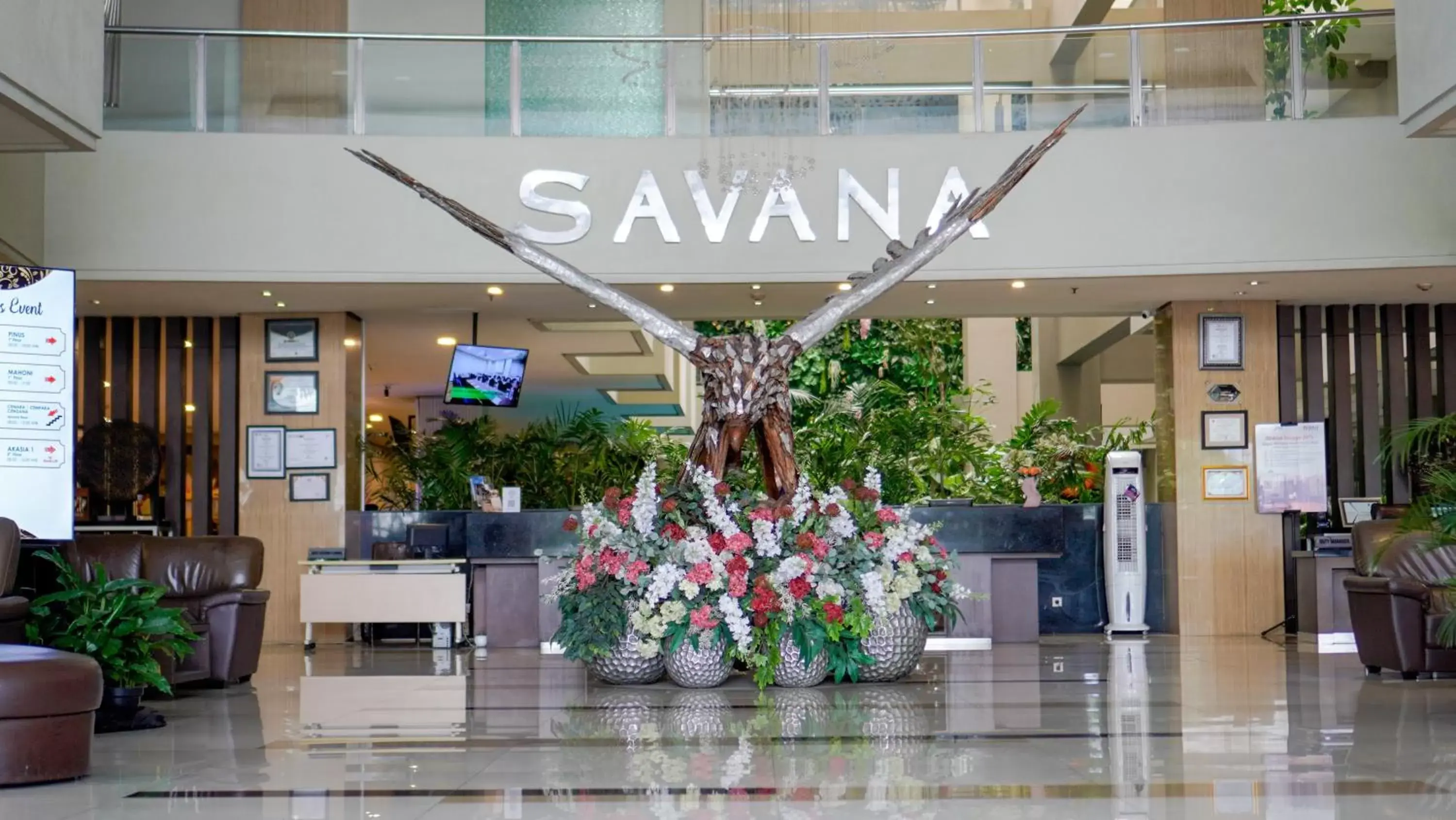Lobby or reception in Savana Hotel & Convention Malang Lobby or reception in Savana Hotel & Convention Malang