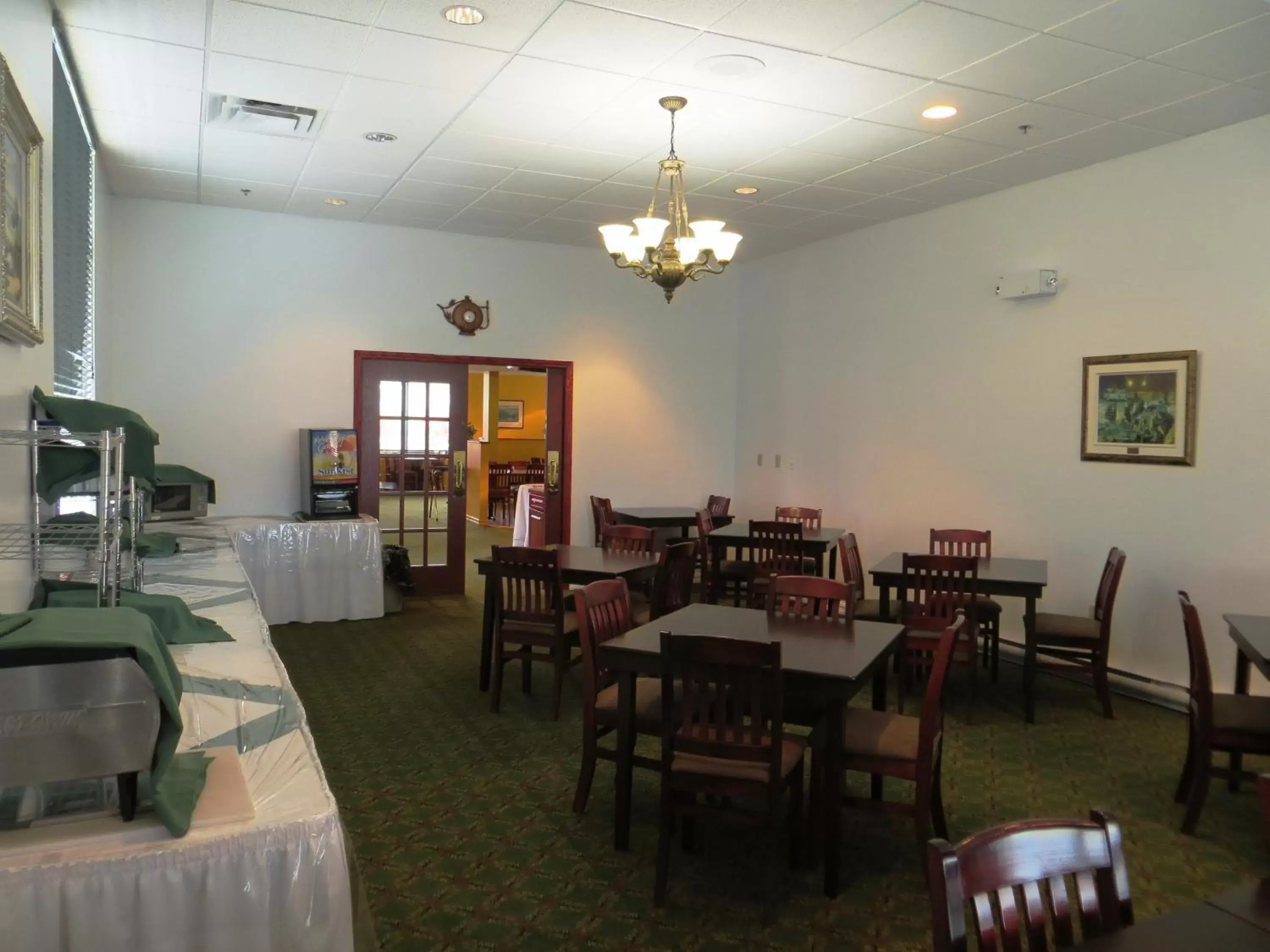 Restaurant/places to eat in Days Inn by Wyndham Oromocto Conference Centre Restaurant/places to eat in Days Inn by Wyndham Oromocto Conference Centre