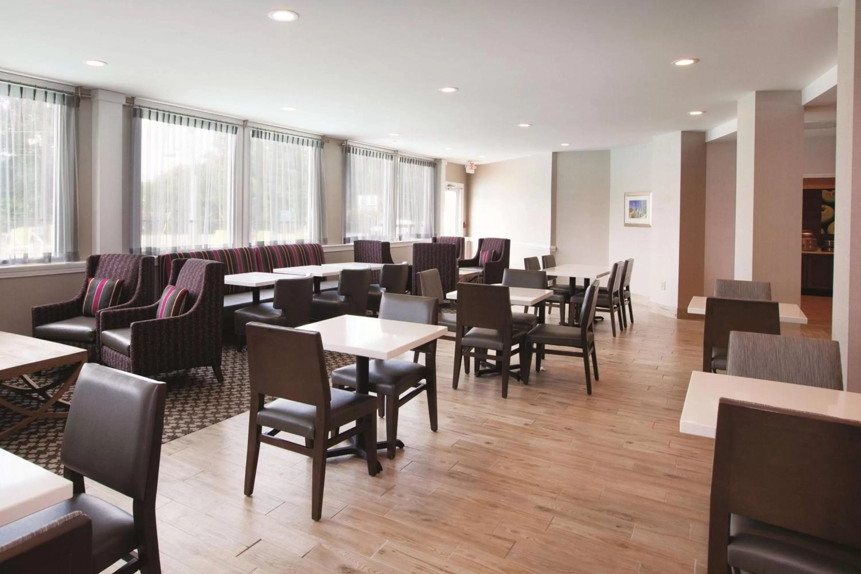 Restaurant/places to eat in La Quinta by Wyndham Williamsburg Historic Area