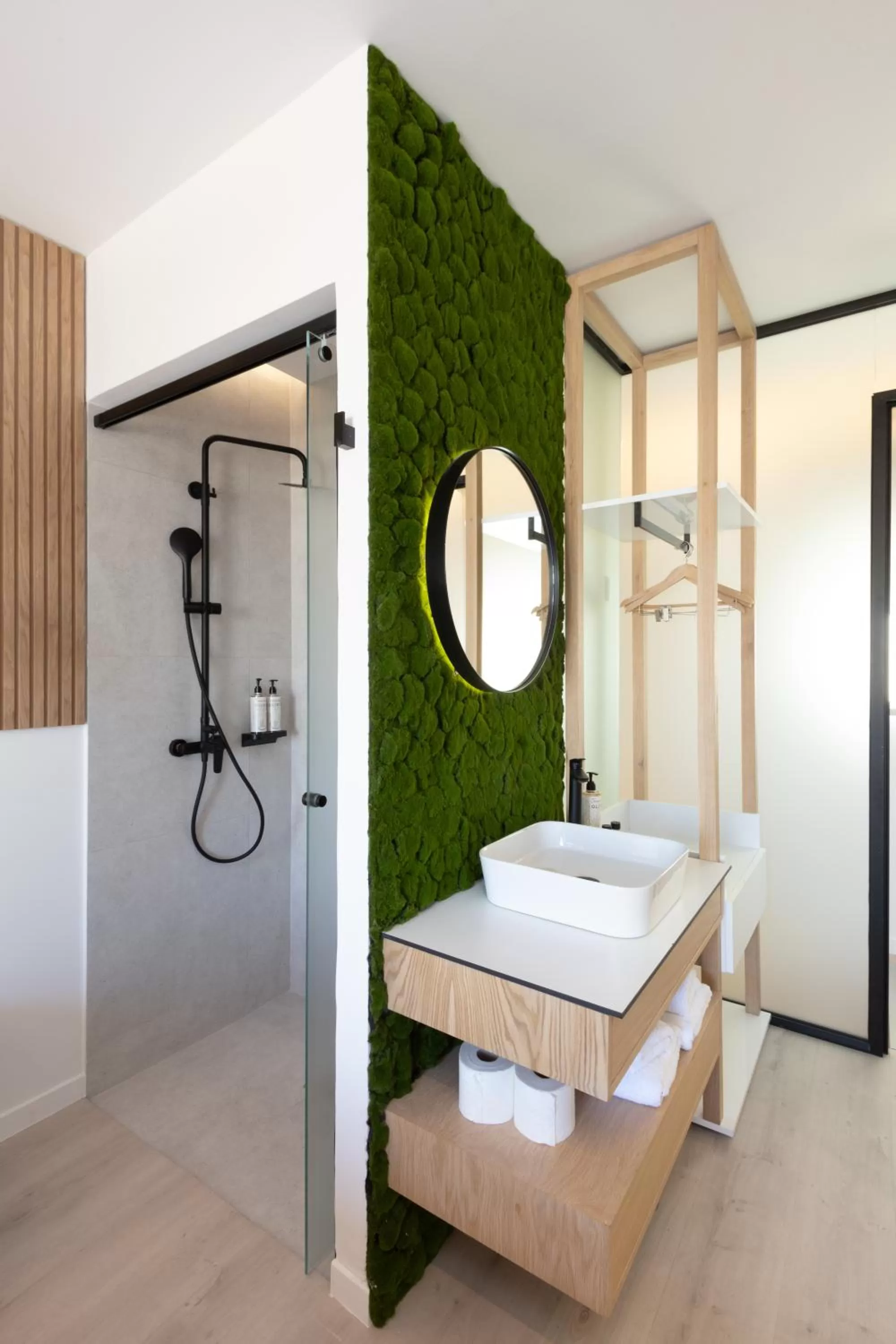 Shower in Incanto Boutique Suites - Neos Kosmos