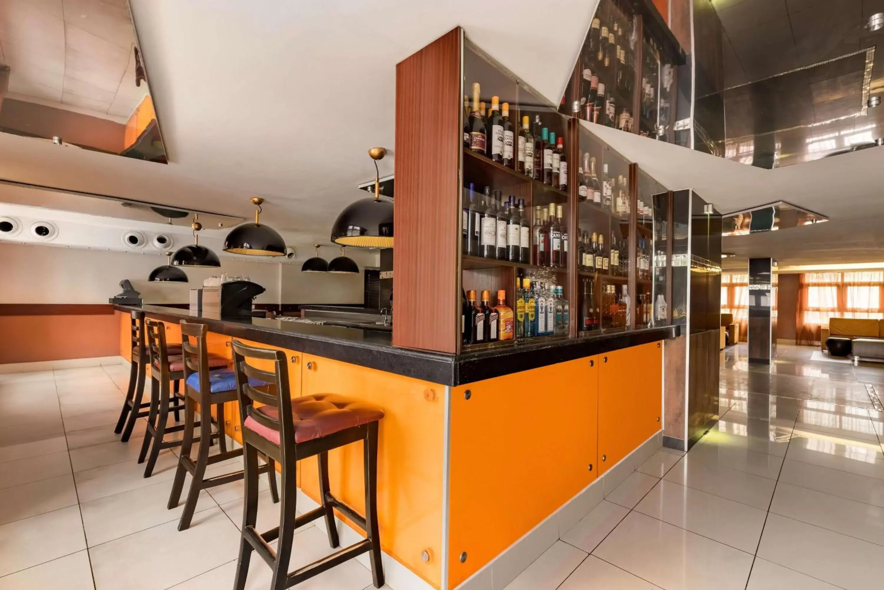 Restaurant/places to eat, Lounge/Bar in Park Inn by Radisson Abeokuta