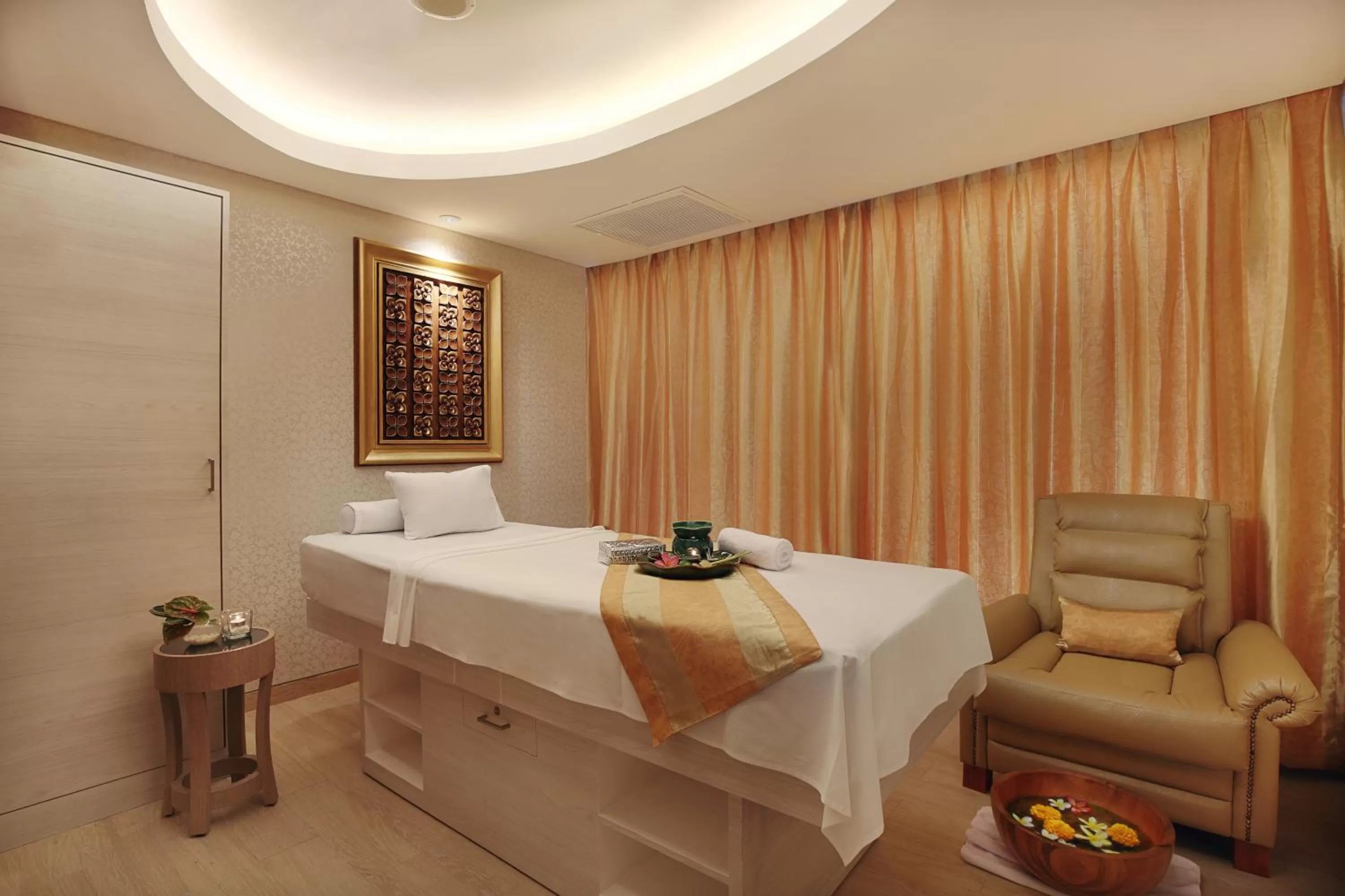 Massage, Bed in SenS Hotel and Spa