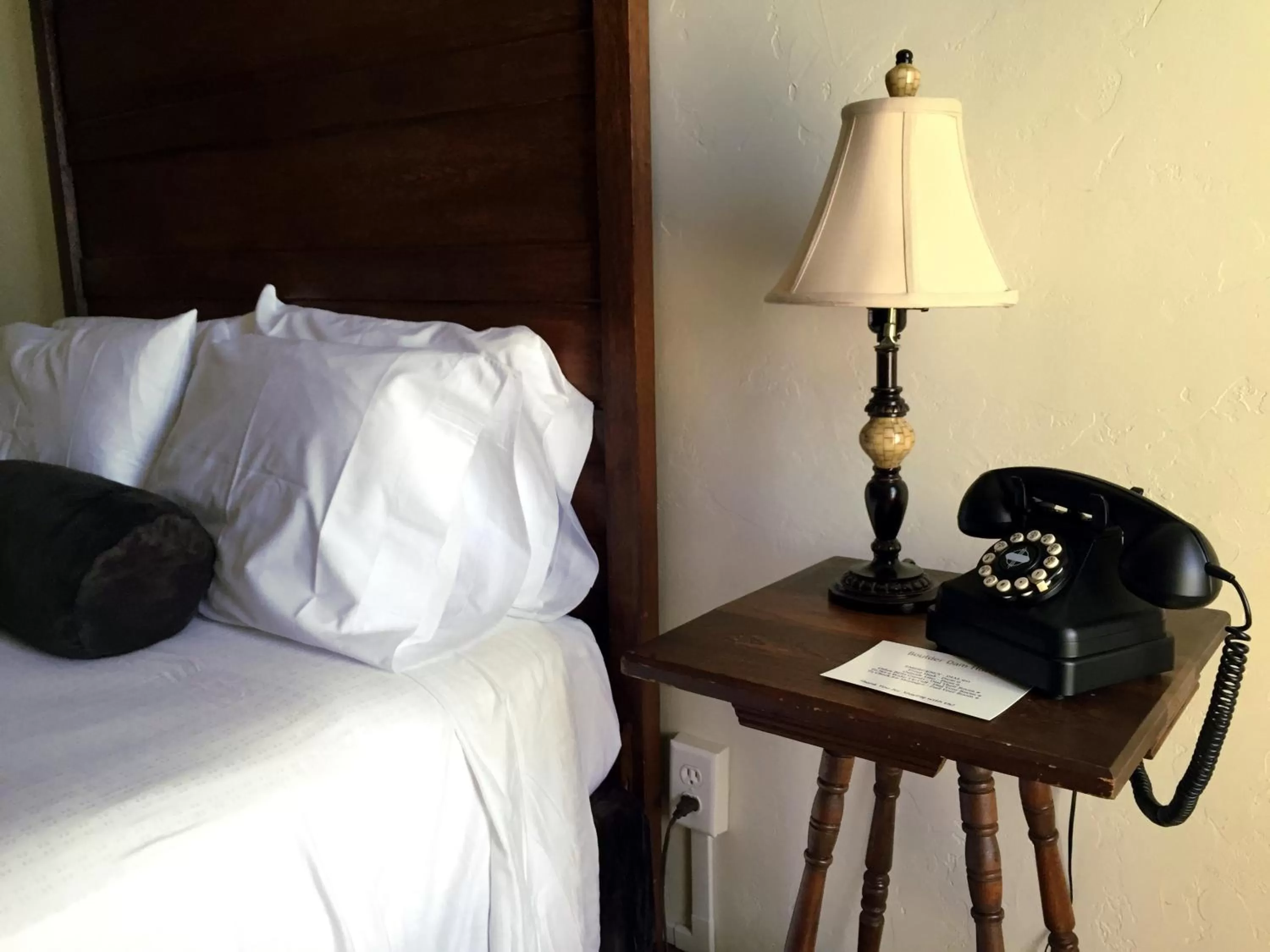 Bedroom, Bed in Boulder Dam Hotel