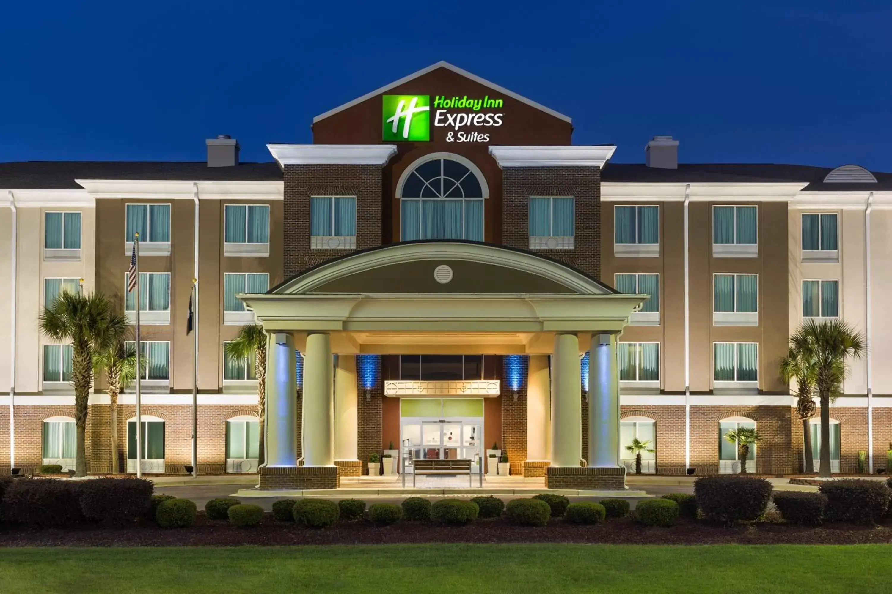 Property Building in Holiday Inn Express & Suites Florence, an IHG Hotel