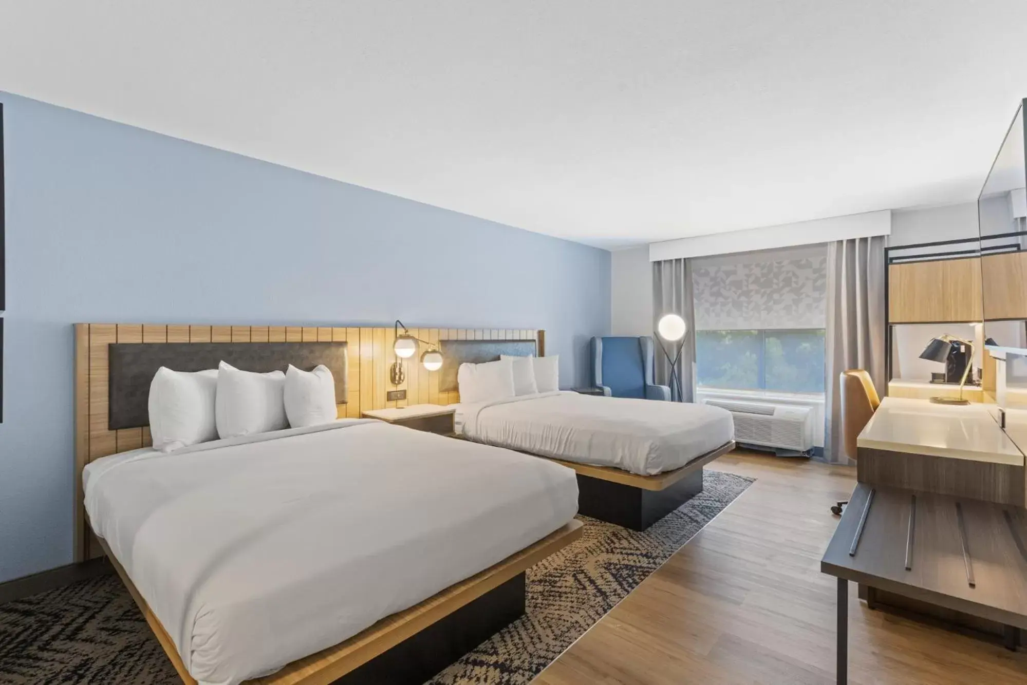 Bedroom, Bed in Country Inn & Suites by Radisson, Savannah Airport, GA