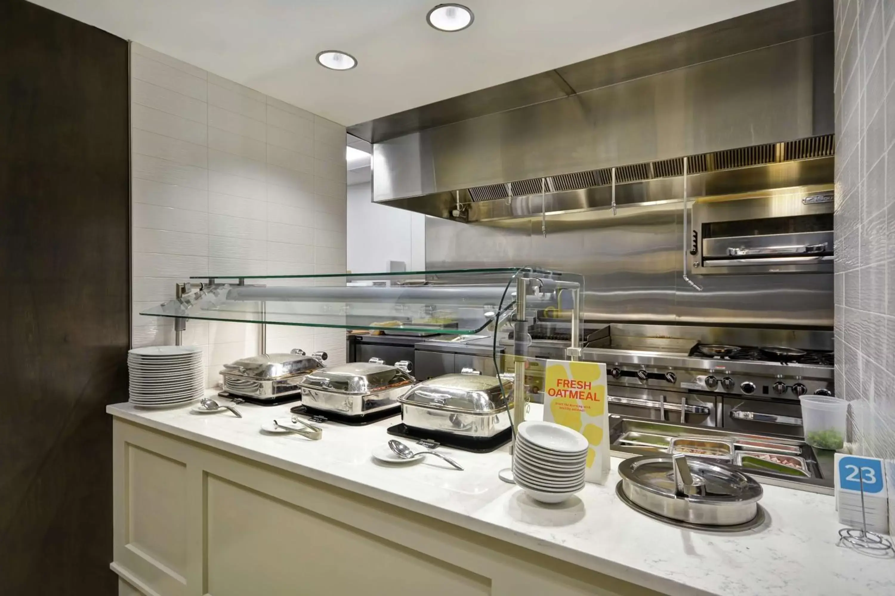 Dining area, Kitchen/Kitchenette in Hilton Garden Inn Gastonia