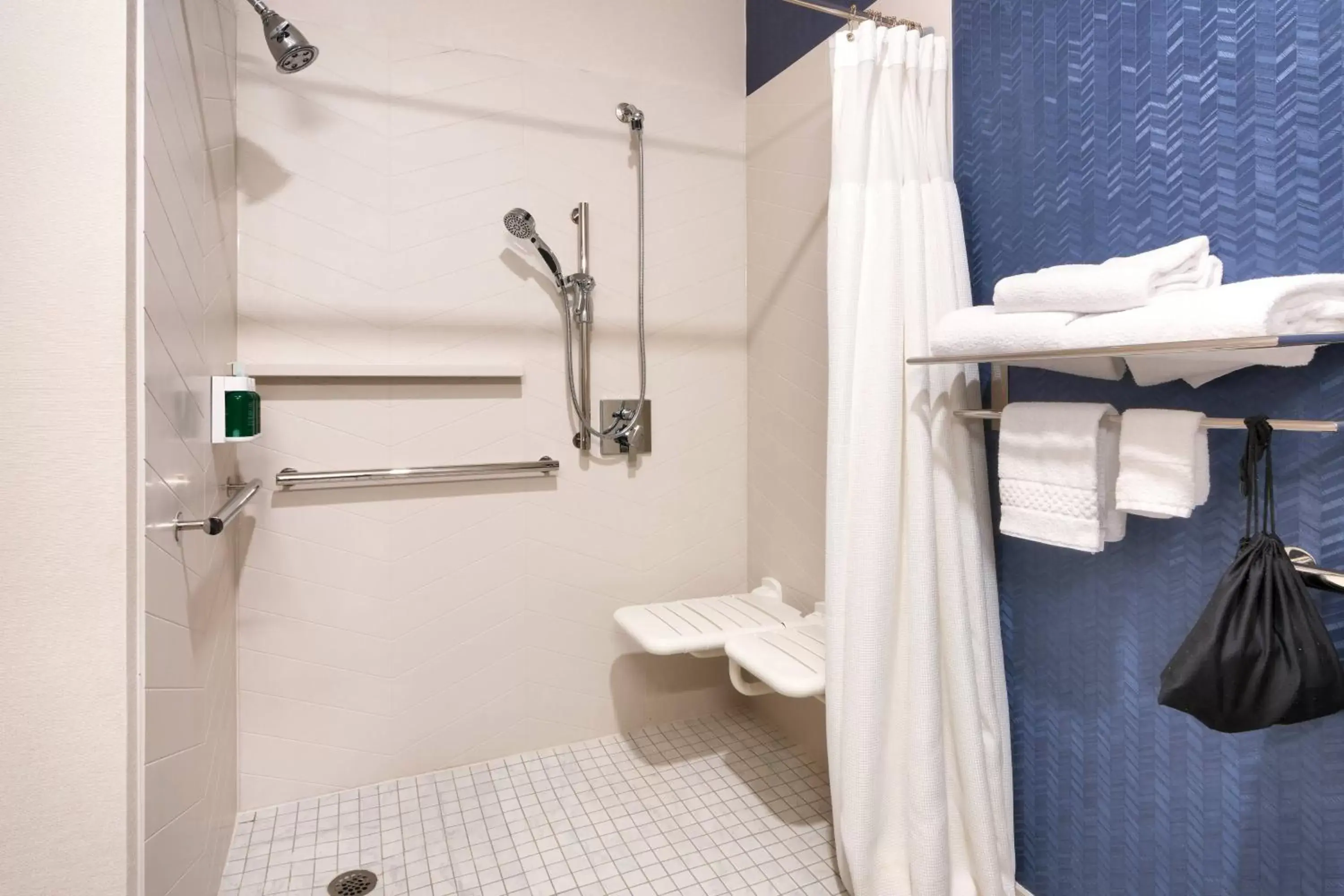 Bathroom in Fairfield Inn & Suites Seattle Bellevue/Redmond