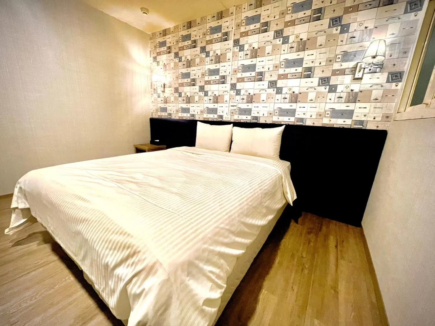 Photo of the whole room, Bed in Walker Hotel - Zhengyi