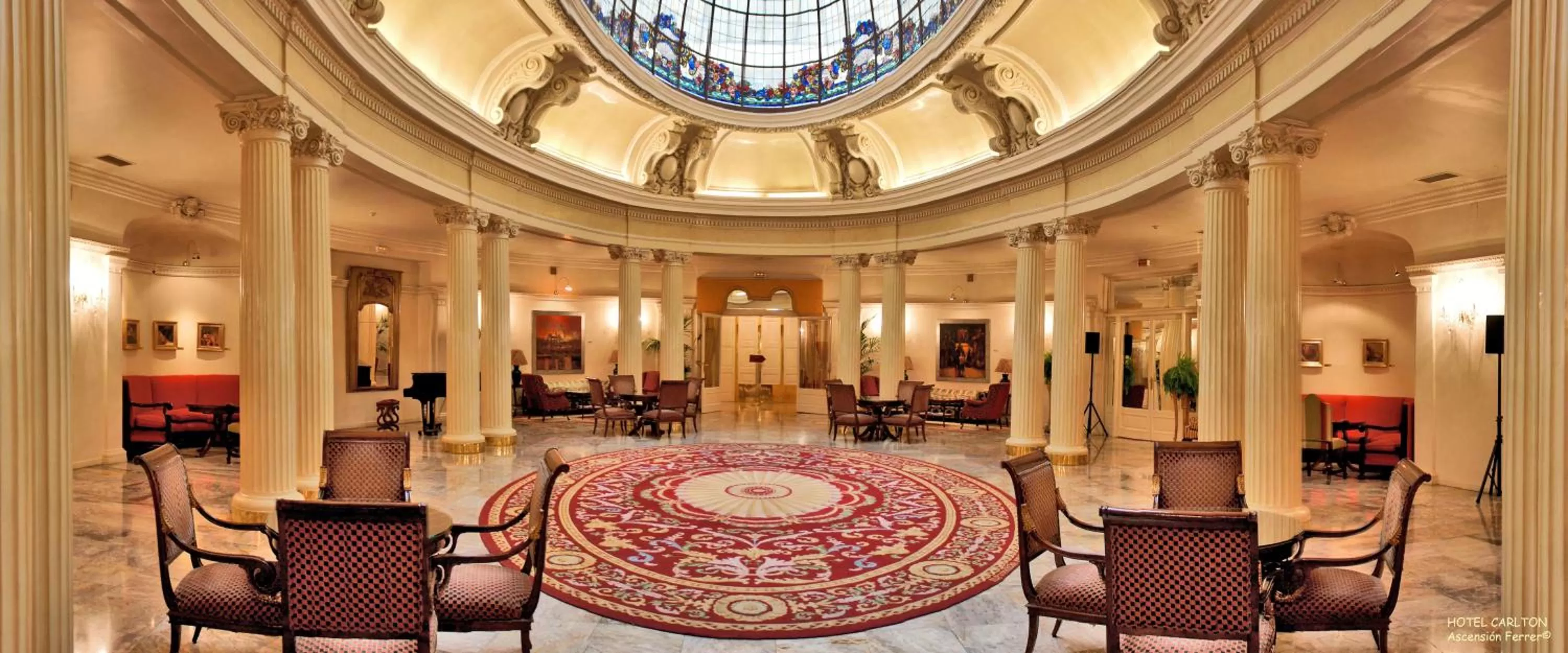 Lobby or reception in Hotel Carlton