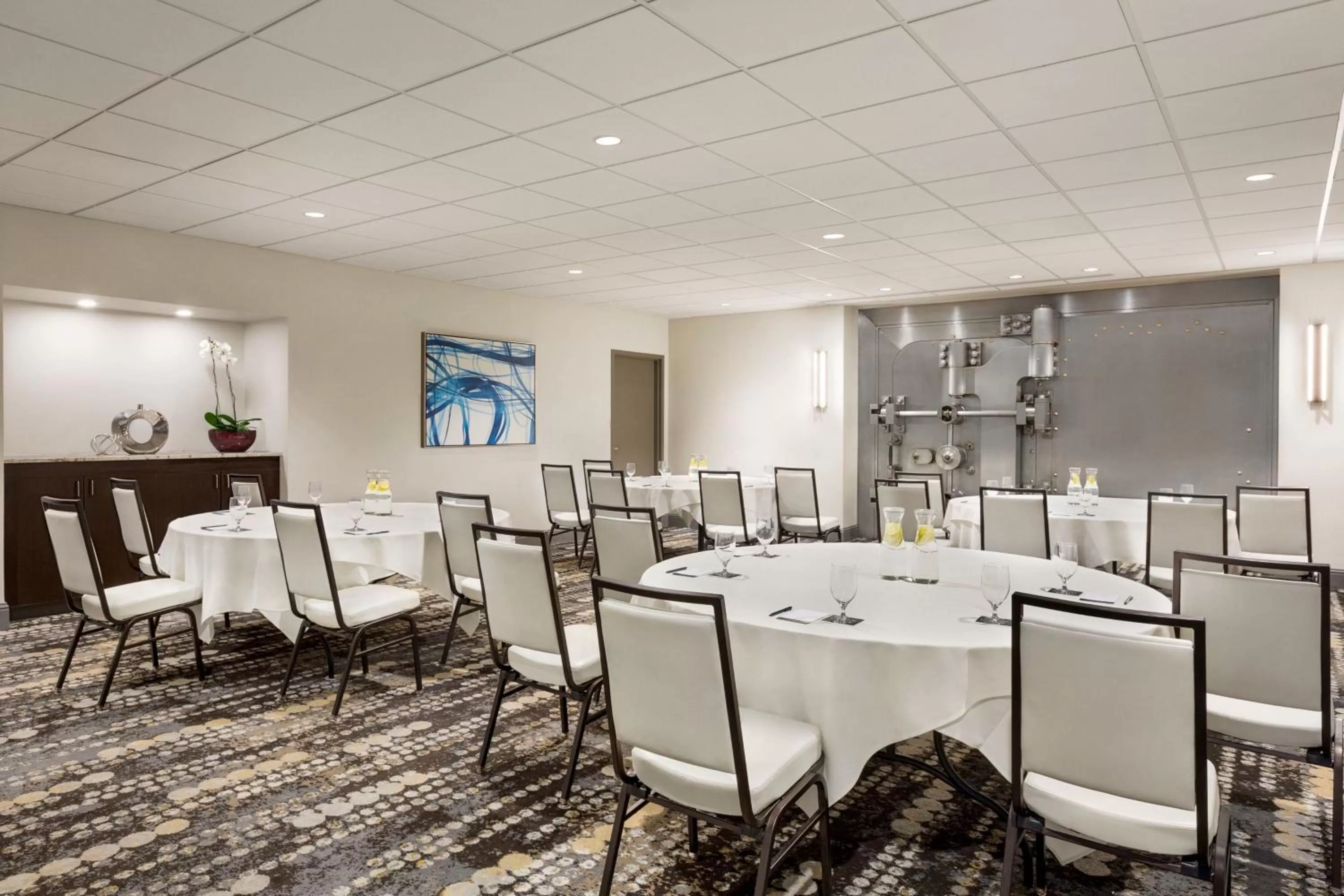 Meeting/conference room in Magnolia Hotel Denver, a Tribute Portfolio Hotel