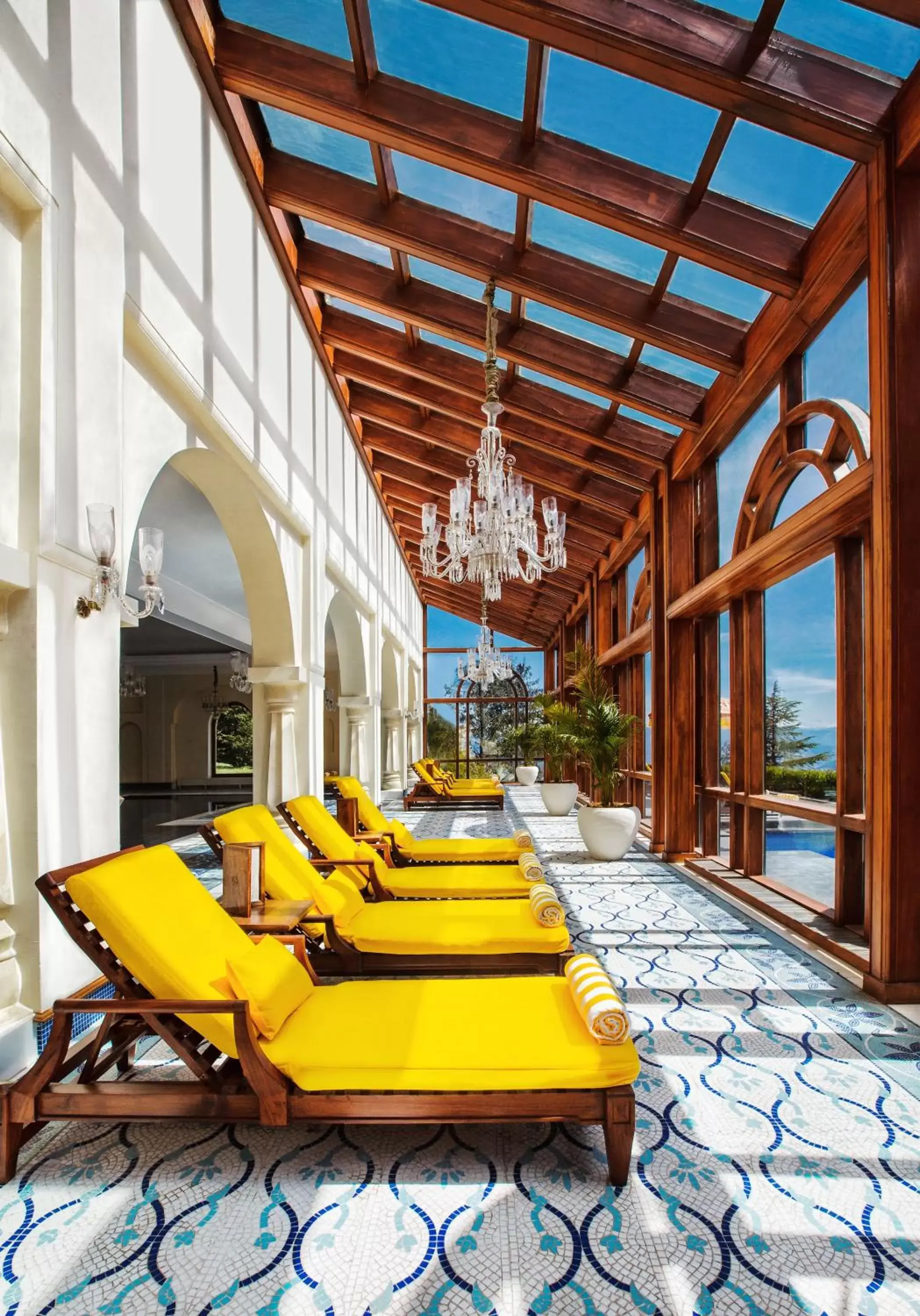 Swimming pool in Wildflower Hall, An Oberoi Resort, Shimla