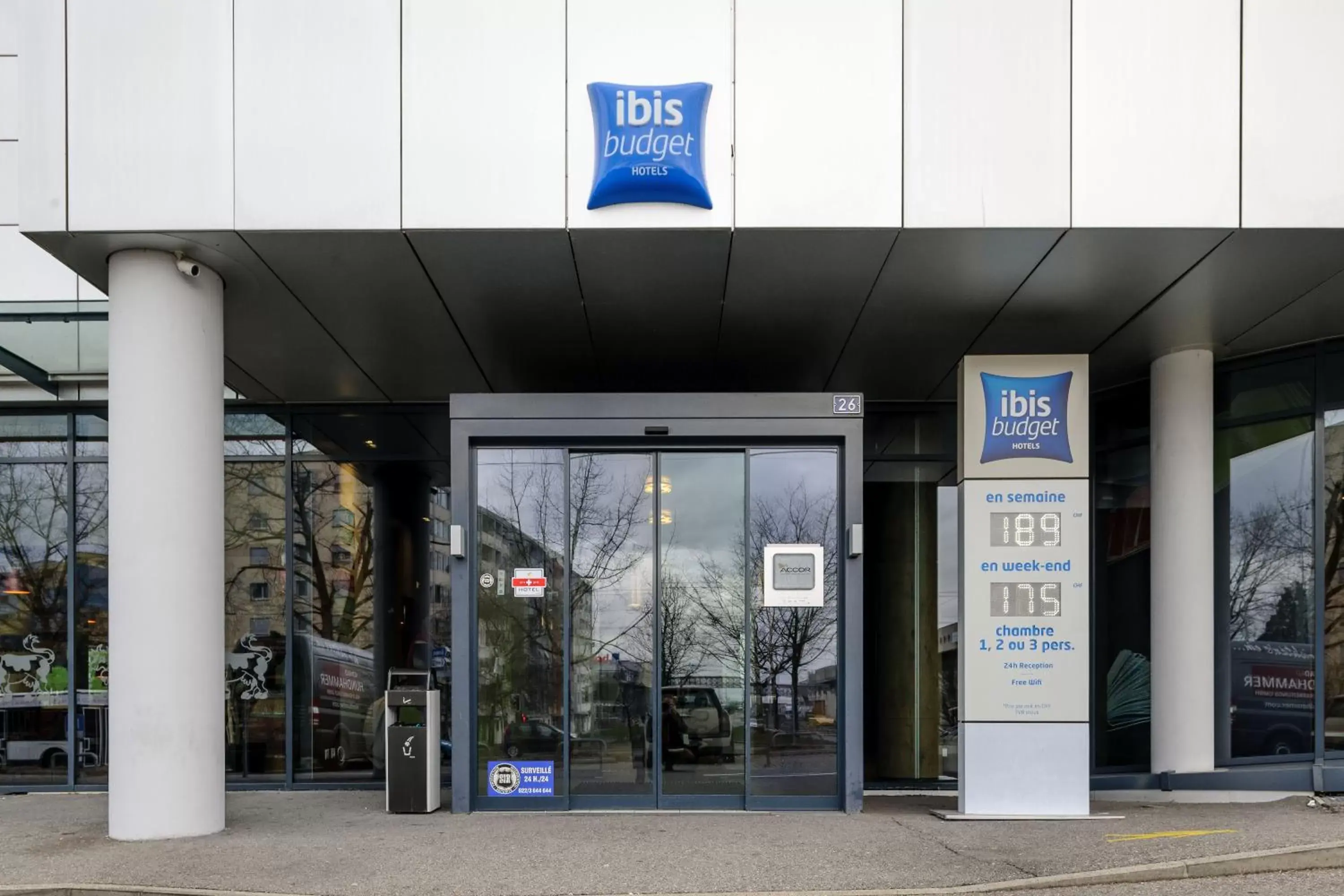 Facade/entrance in ibis budget Genève Aéroport