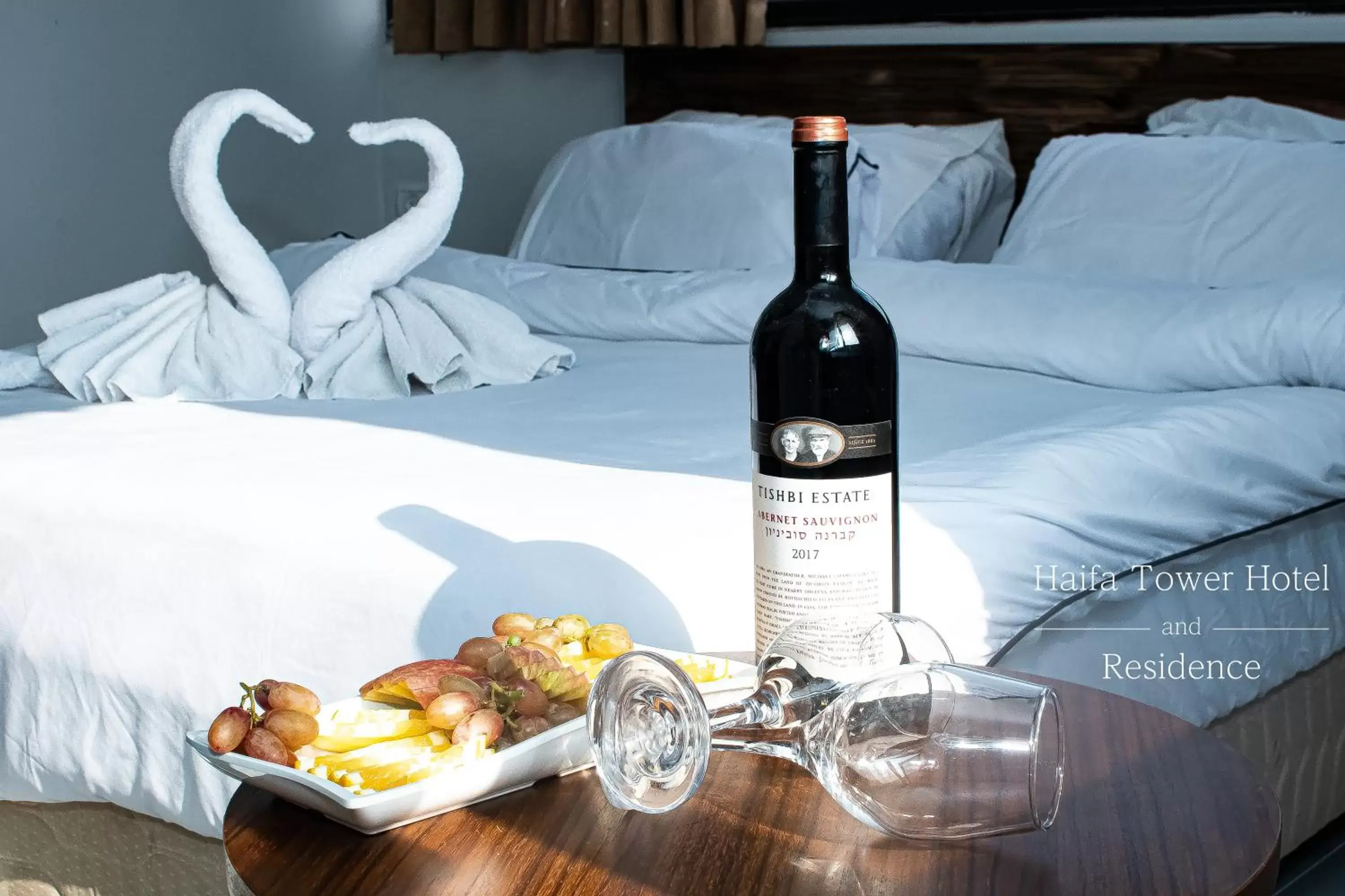 Bed in Haifa Tower Hotel - מלון מגדל חיפה Bed in Haifa Tower Hotel - מלון מגדל חיפה