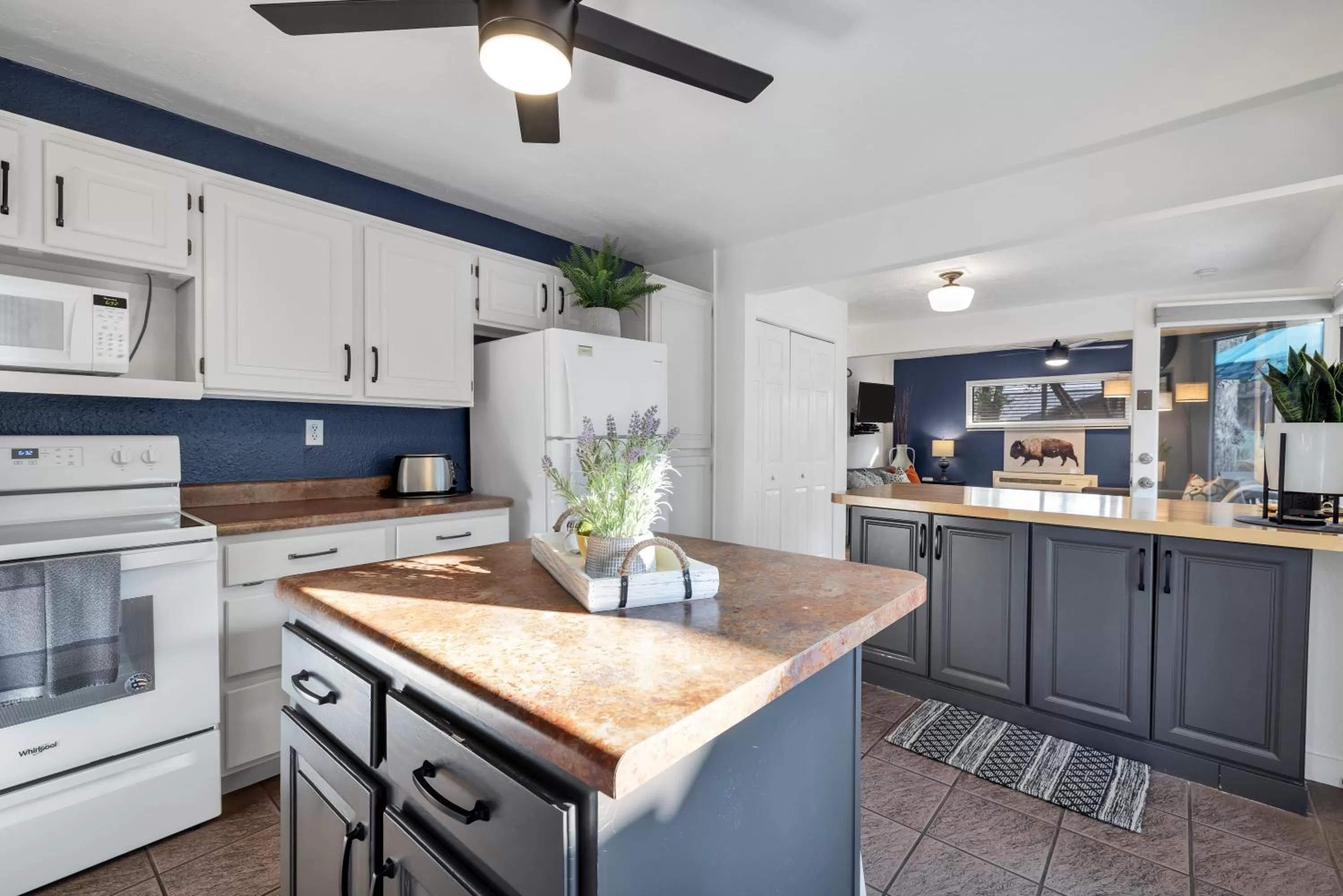 Kitchen or kitchenette in Red Rock Inn Cottages