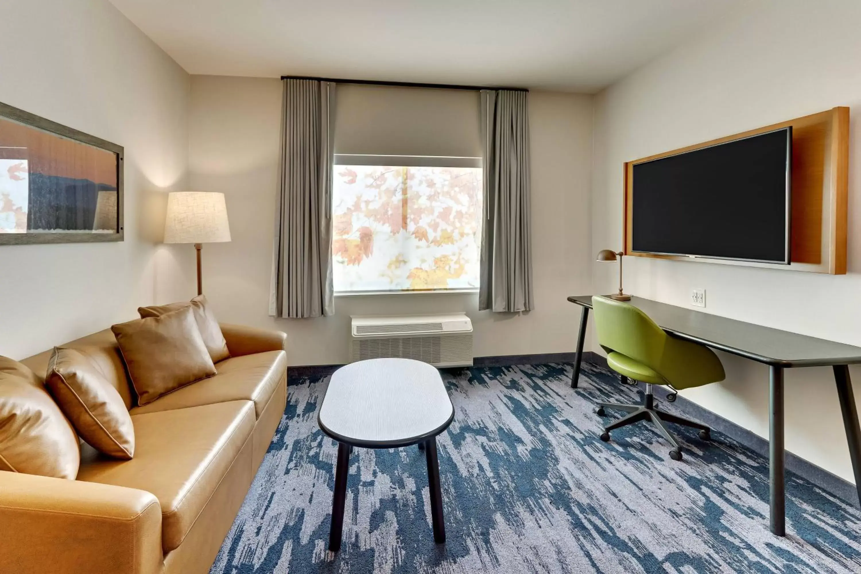 Bedroom, Seating Area in Fairfield Inn & Suites by Marriott Dallas Love Field