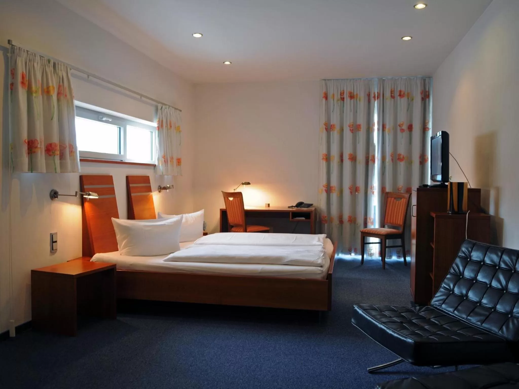 Day, Bed in Hotel-Restaurant Thomsen