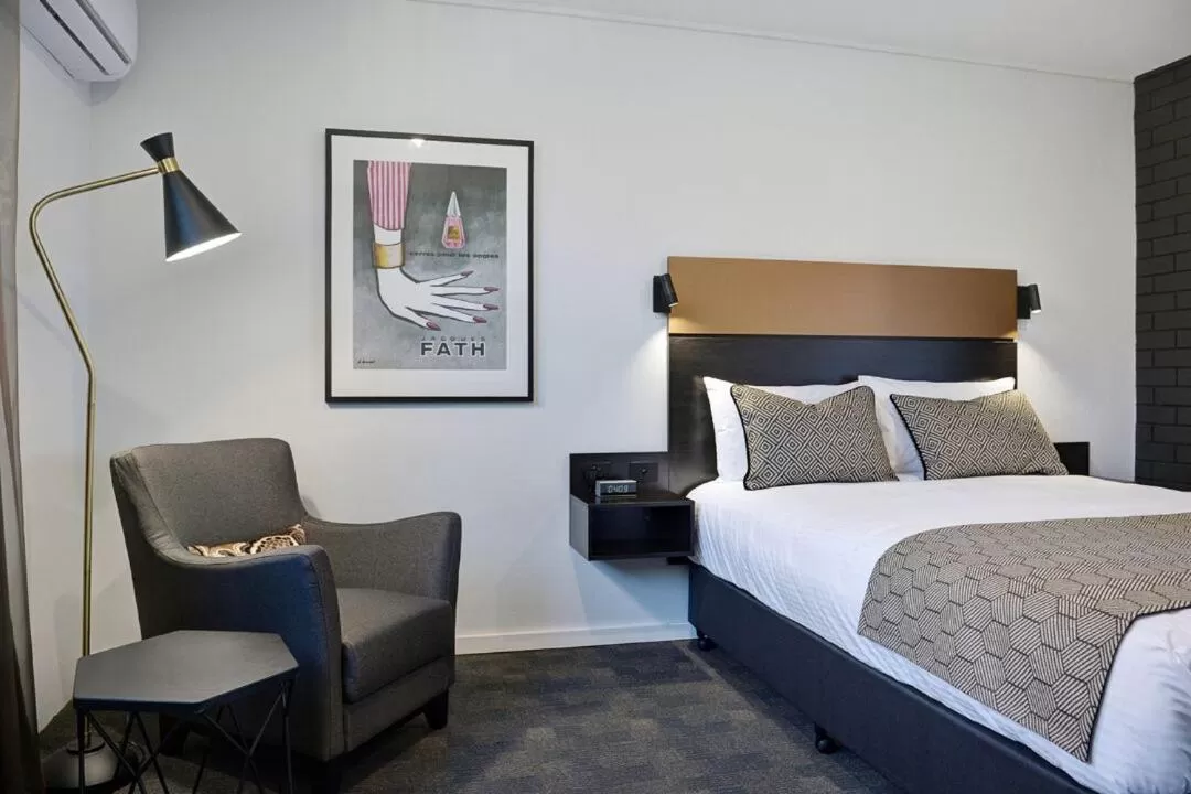 Decorative detail, Bed in CBD Motor Inn