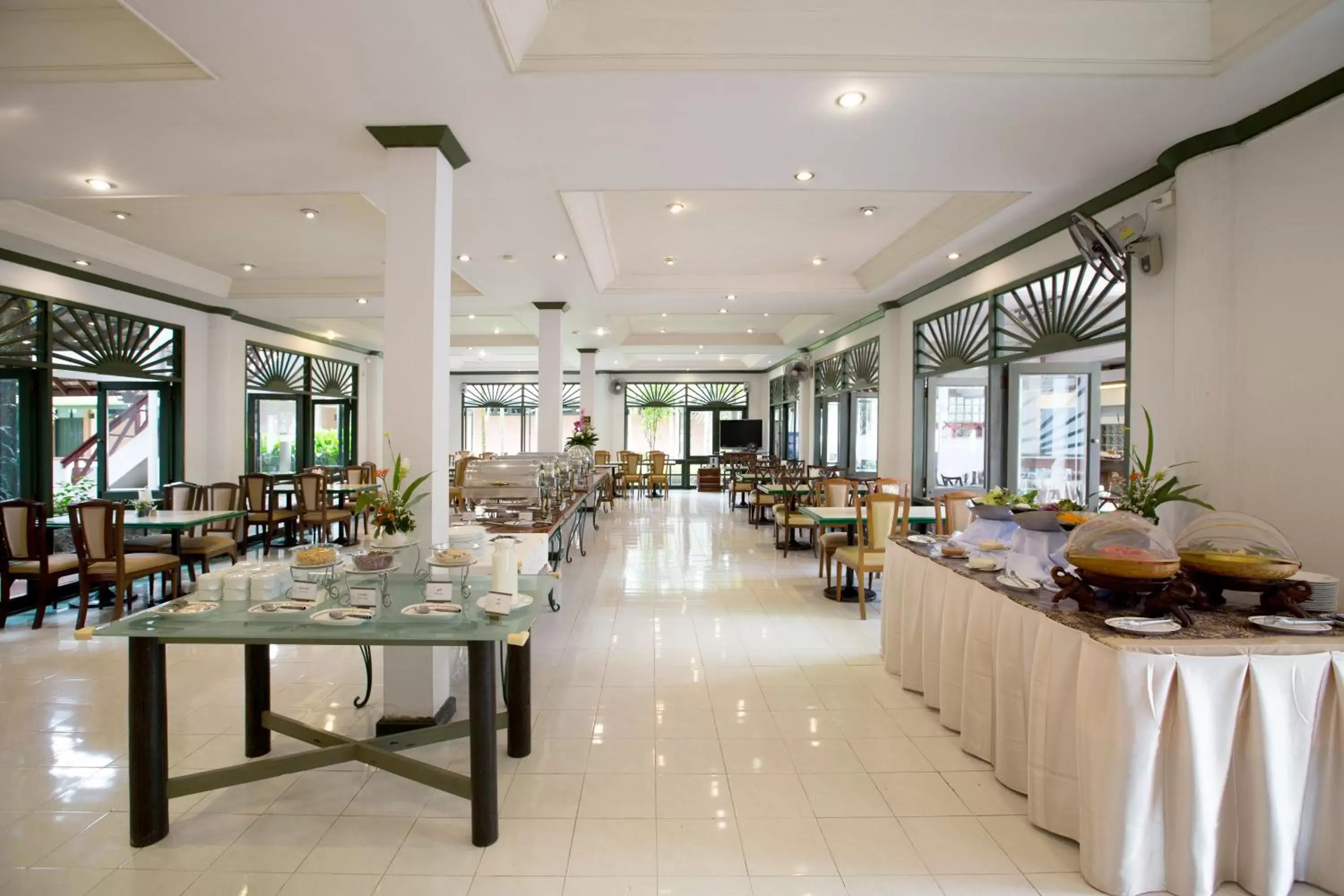 Dining area, Restaurant/Places to Eat in The Imperial Chiang Mai Resort & Sports Club