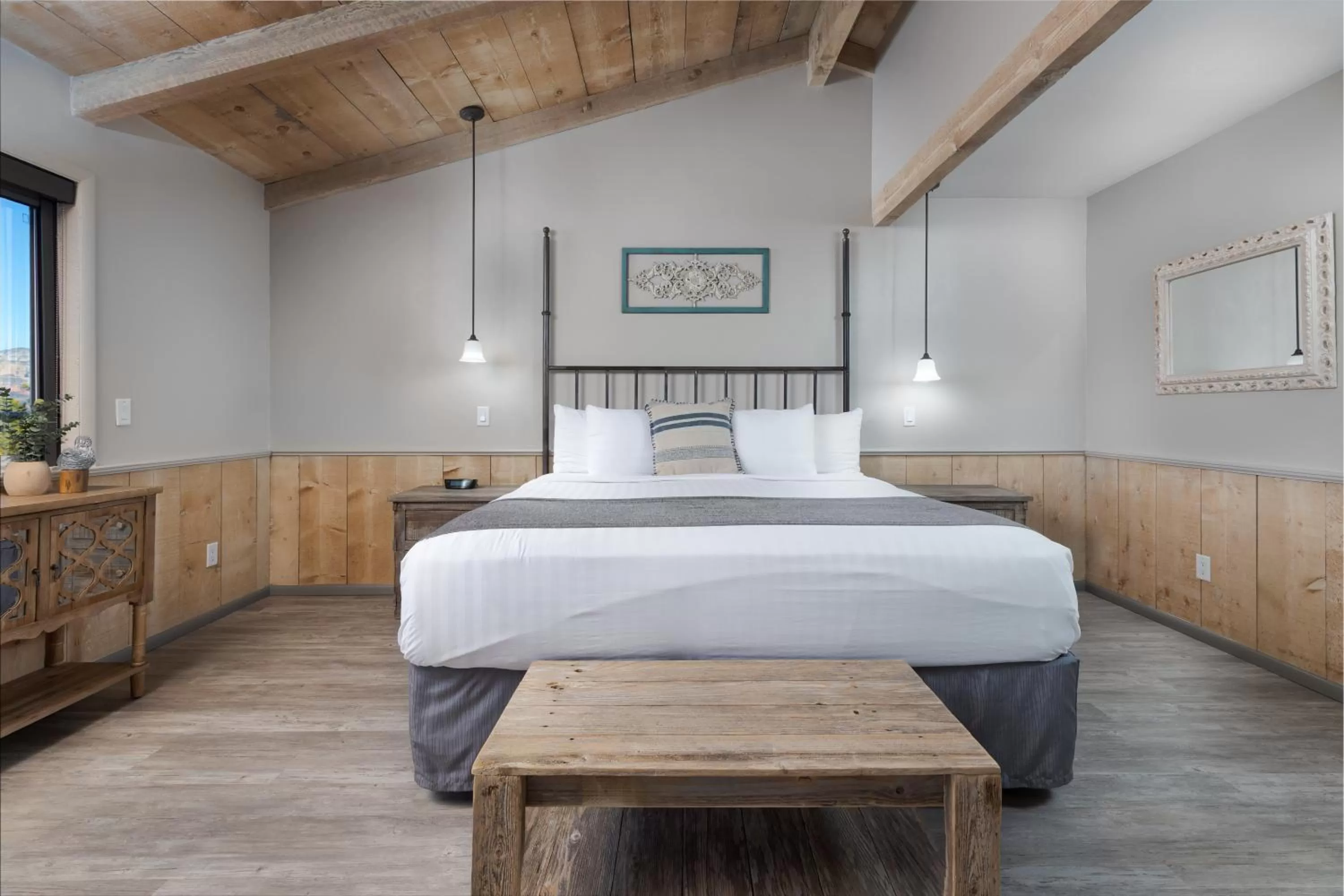 Bed in Sky Ranch Lodge